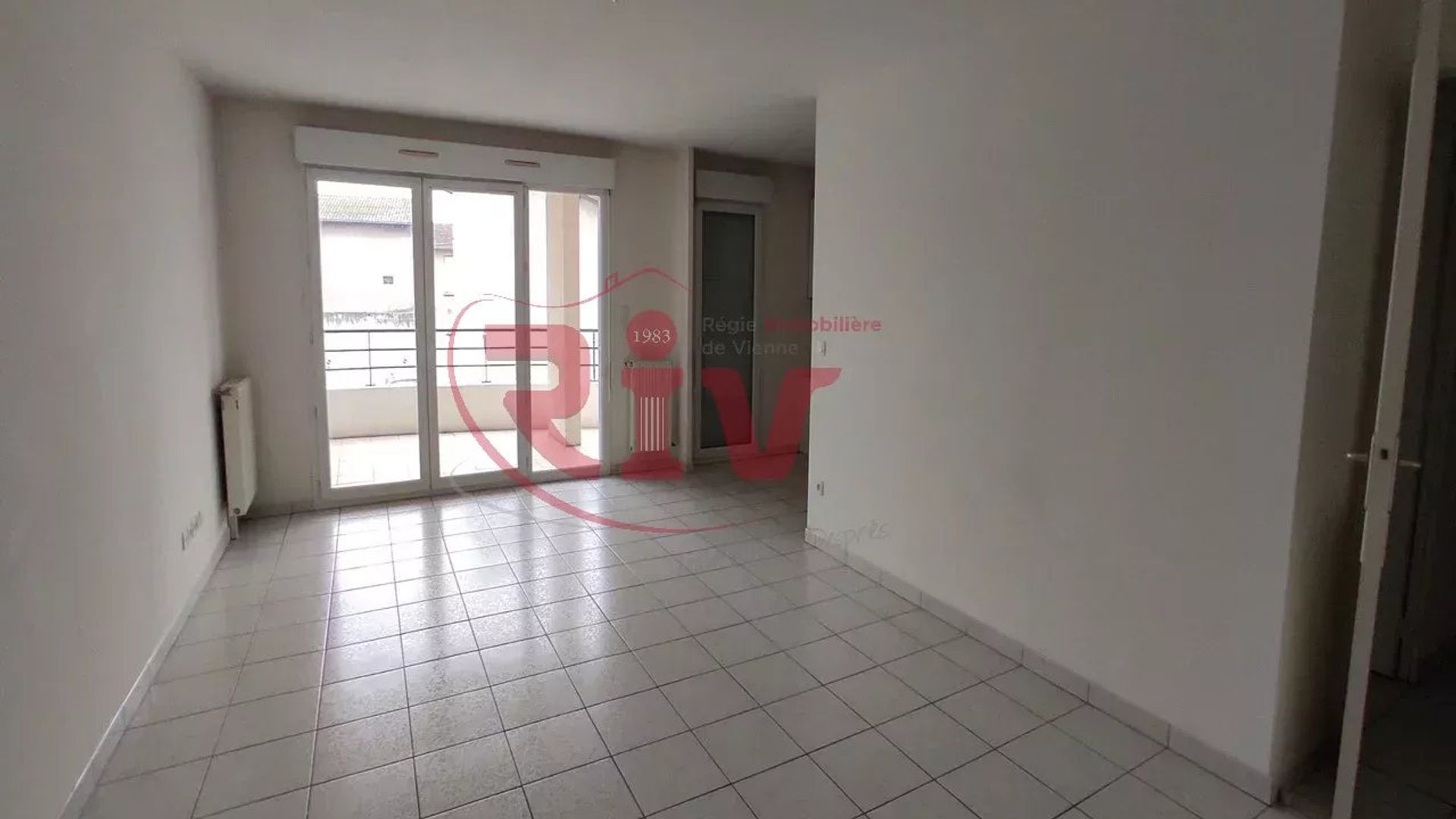 Condominium in Le Peage-de-Roussillon, Auvergne-Rhône-Alpes 12847092