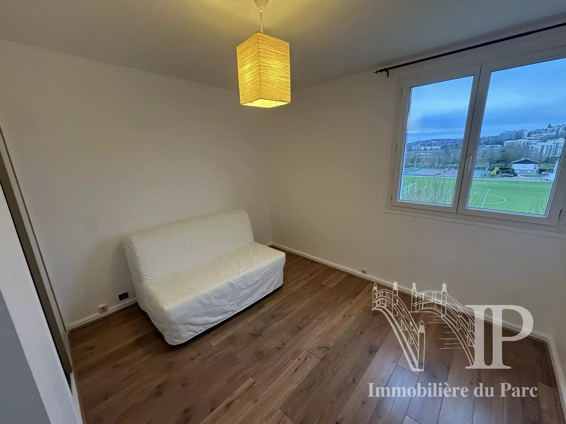 Condominium in Le Pecq, Ile-de-France 12847093