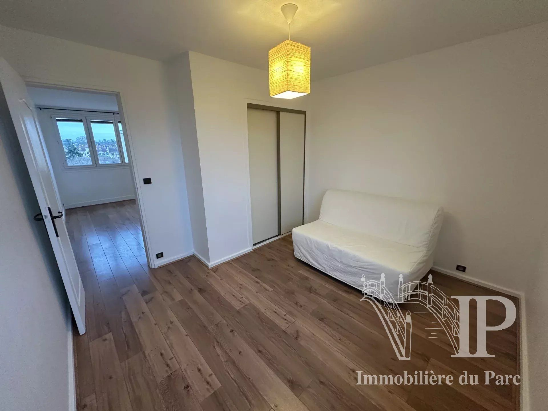 Condominium in Le Pecq, Ile-de-France 12847093