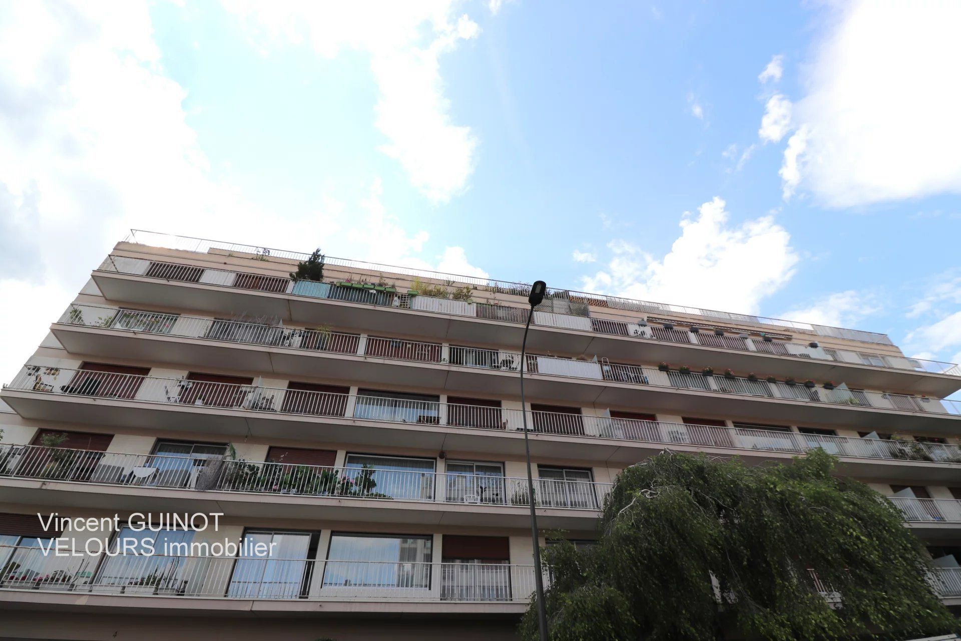 Condominio nel Saint-Germain-en-Laye, Île-de-France 12848169