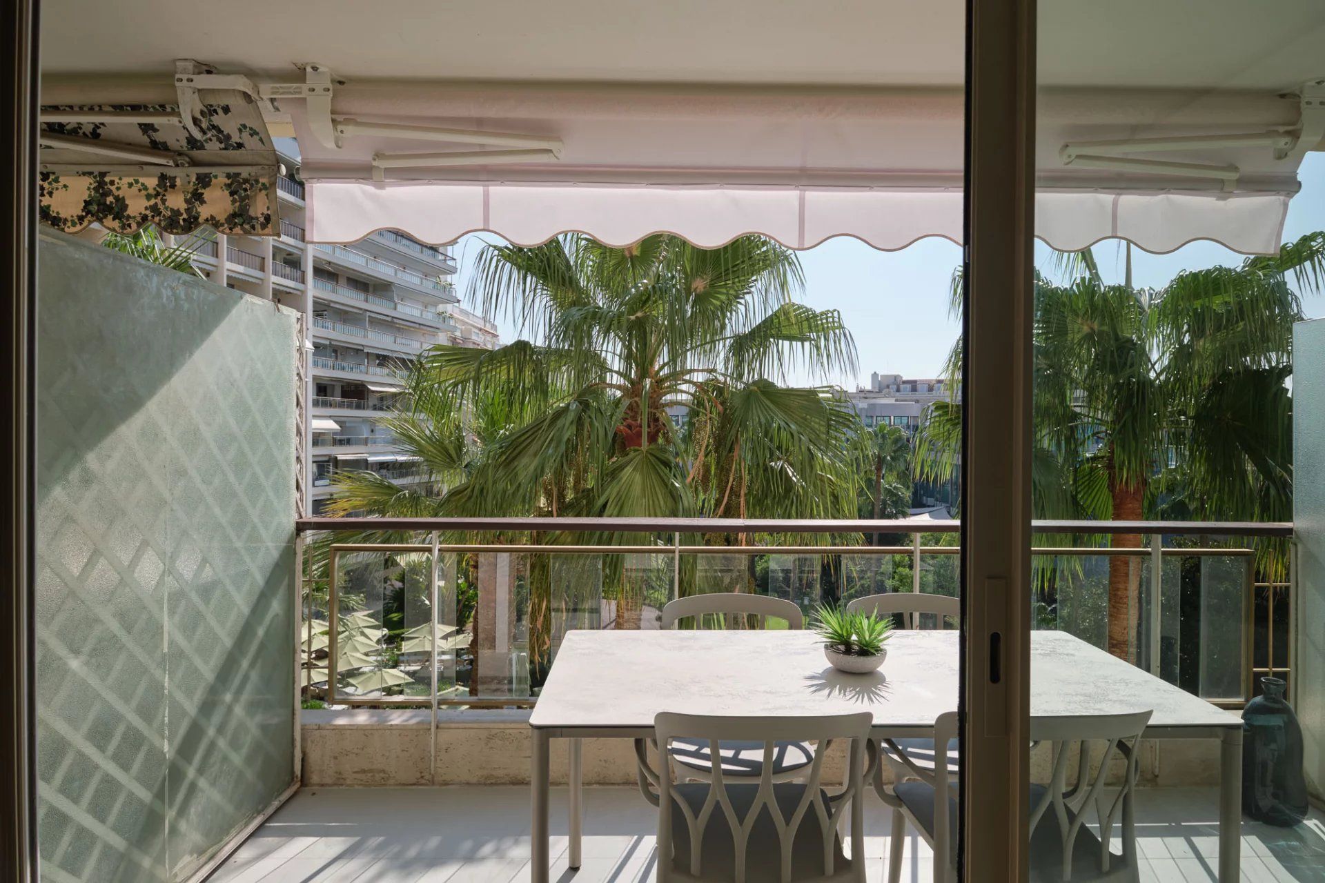 Condominium in Cannes, Alpes-Maritimes 12849262