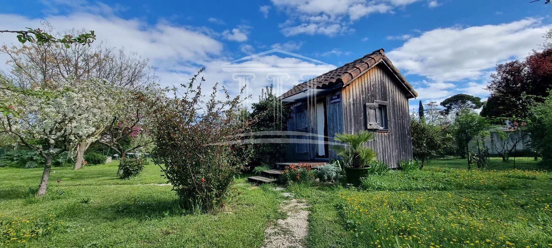 بيت في Sorgues, Provence-Alpes-Cote d'Azur 12849286