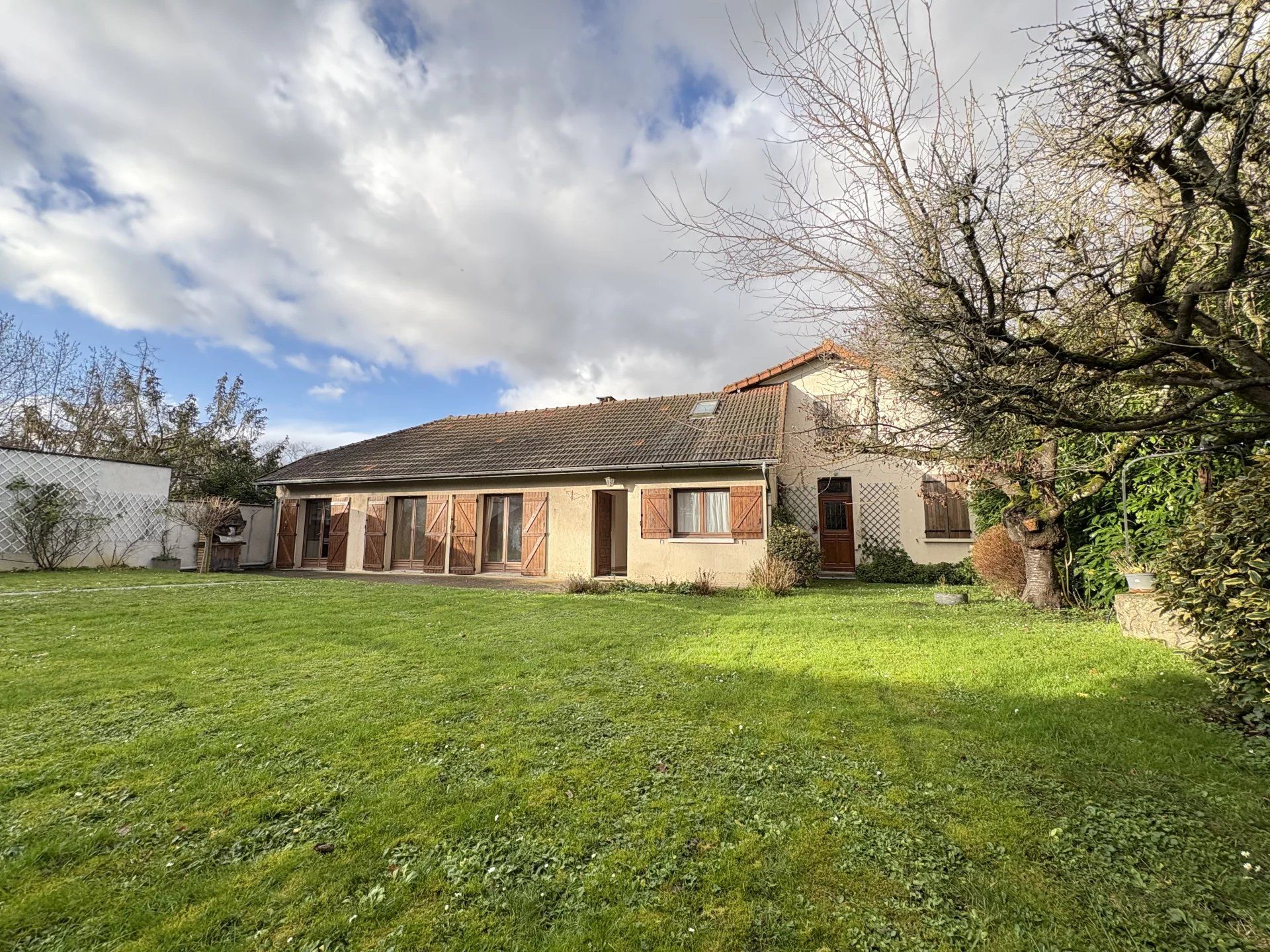 Dom w Le Plessis-Trevise, Ile-de-France 12849319