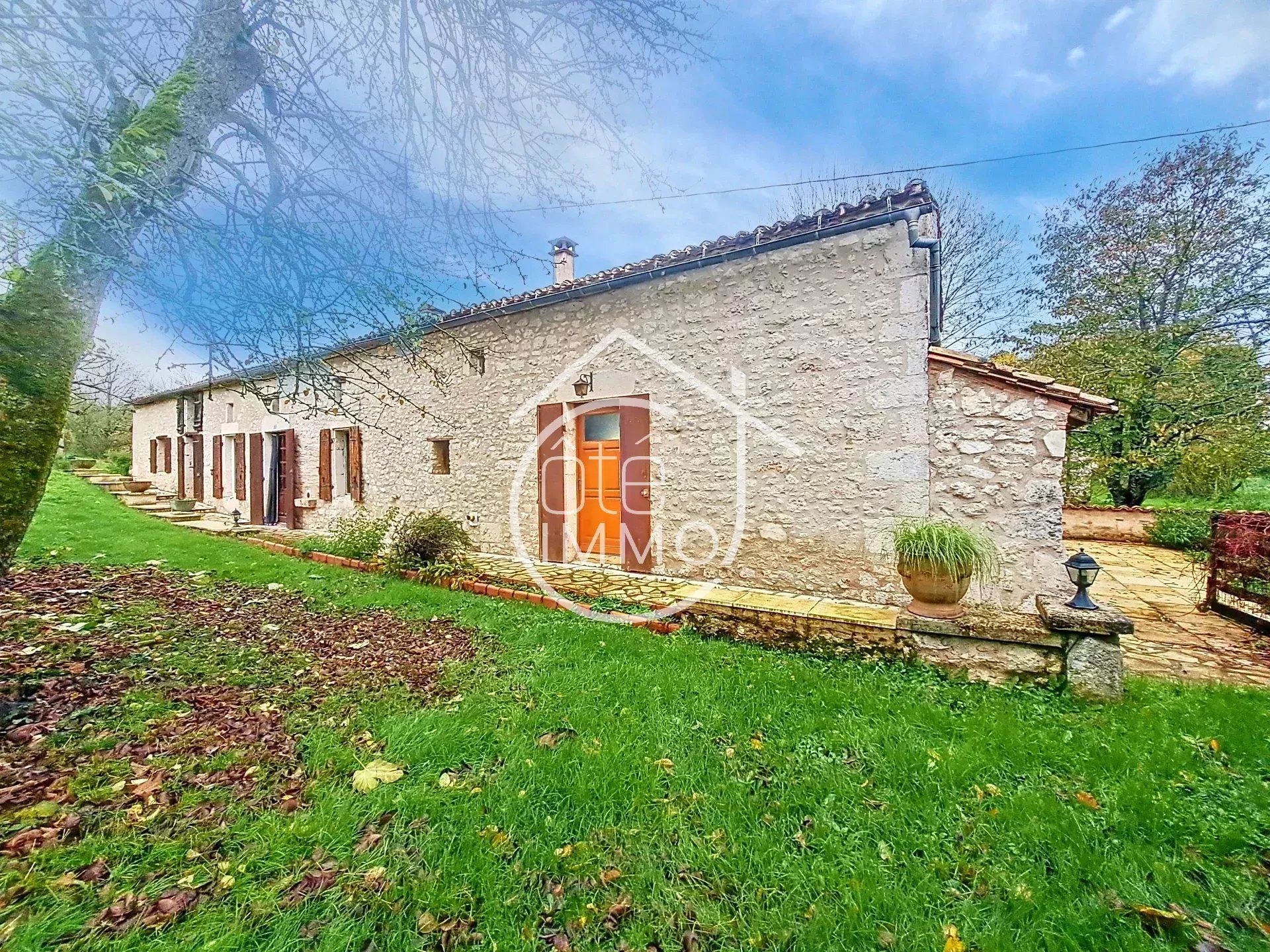 House in Pineuilh, Nouvelle-Aquitaine 12849321