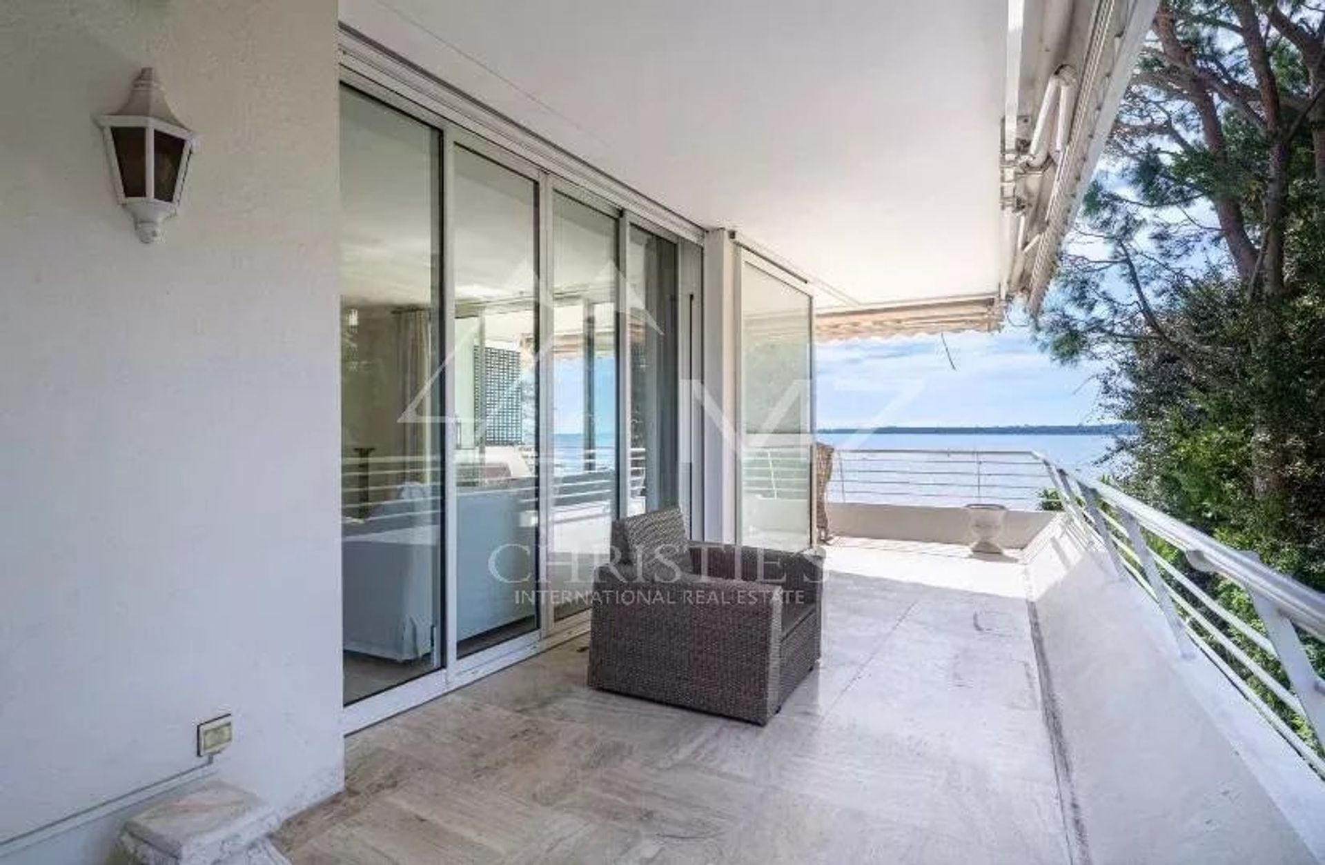 Condominium in Cannes, Alpes-Maritimes 12851009