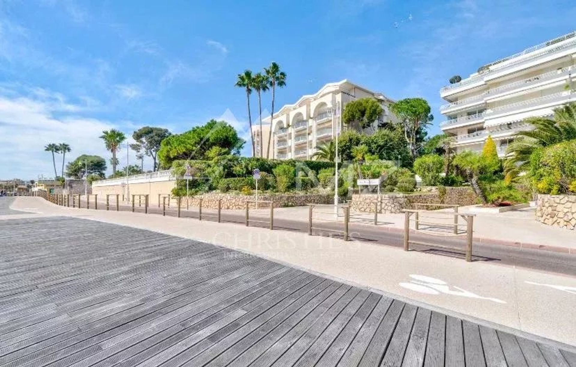 Condominium in Cannes, Alpes-Maritimes 12851009