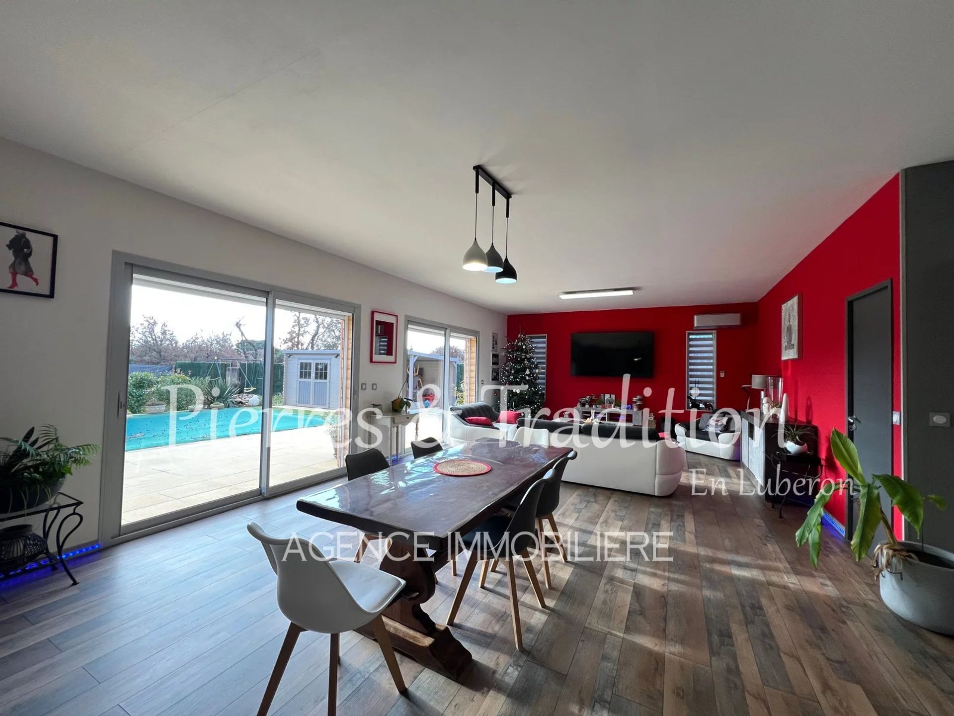 Résidentiel dans Saint-Saturnin-lès-Apt, Vaucluse 12852762