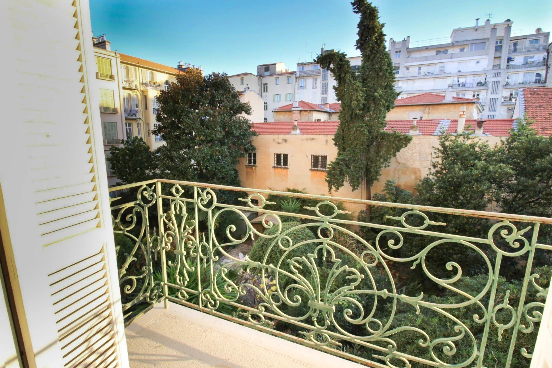 Condominium in Nice, Alpes-Maritimes 12854837