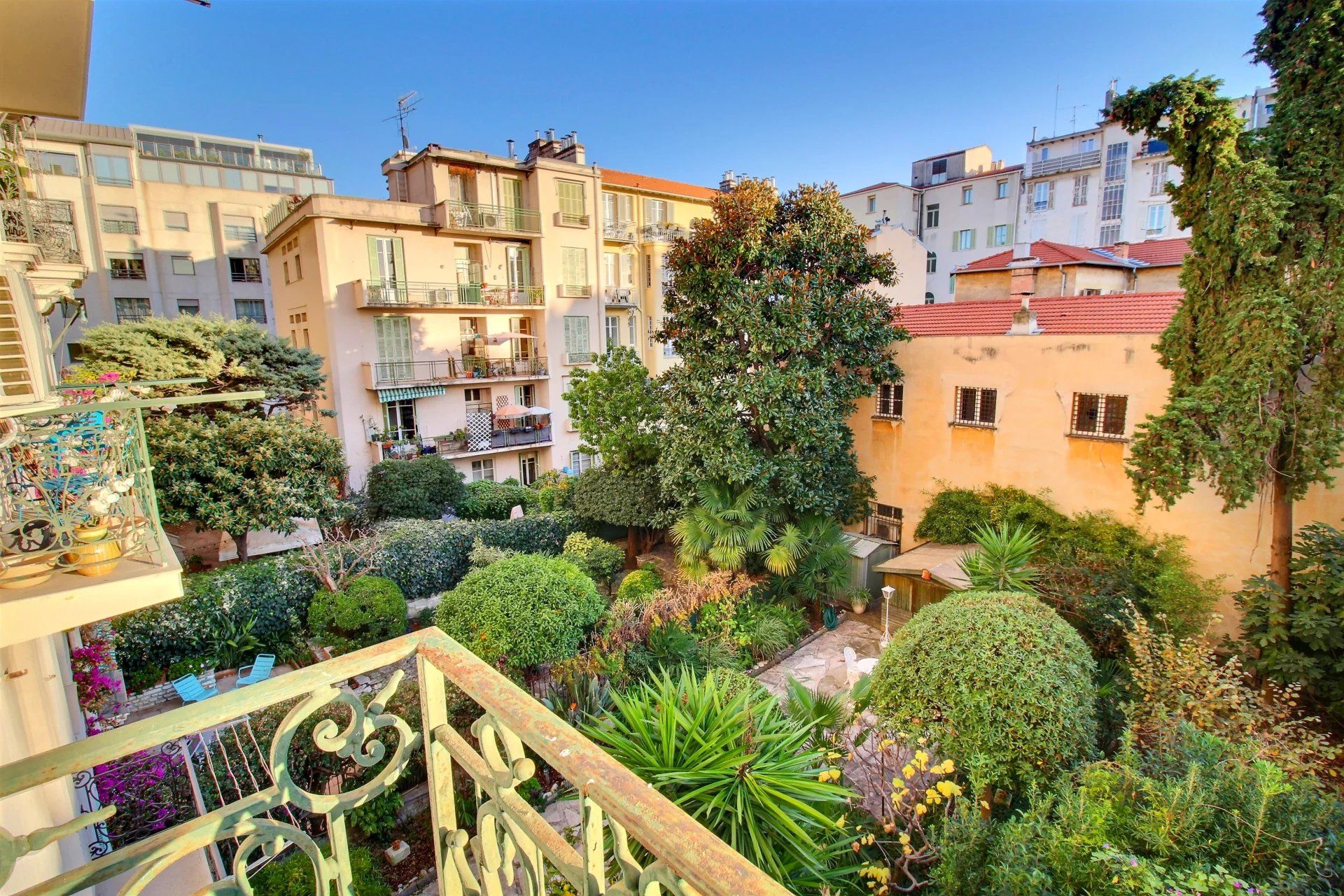 Condominium in Nice, Alpes-Maritimes 12854837