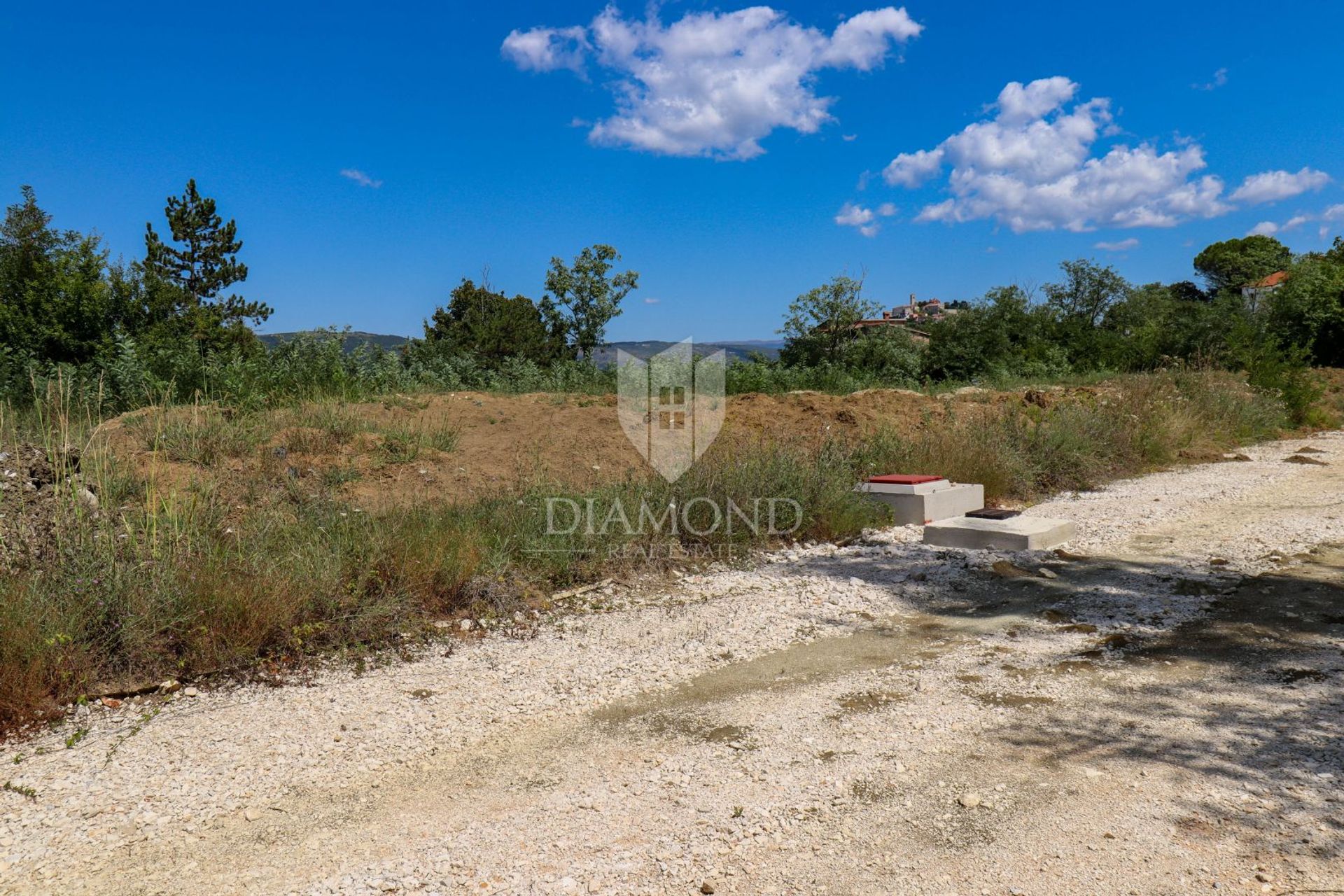 Land i Brkač, Istria County 12854960