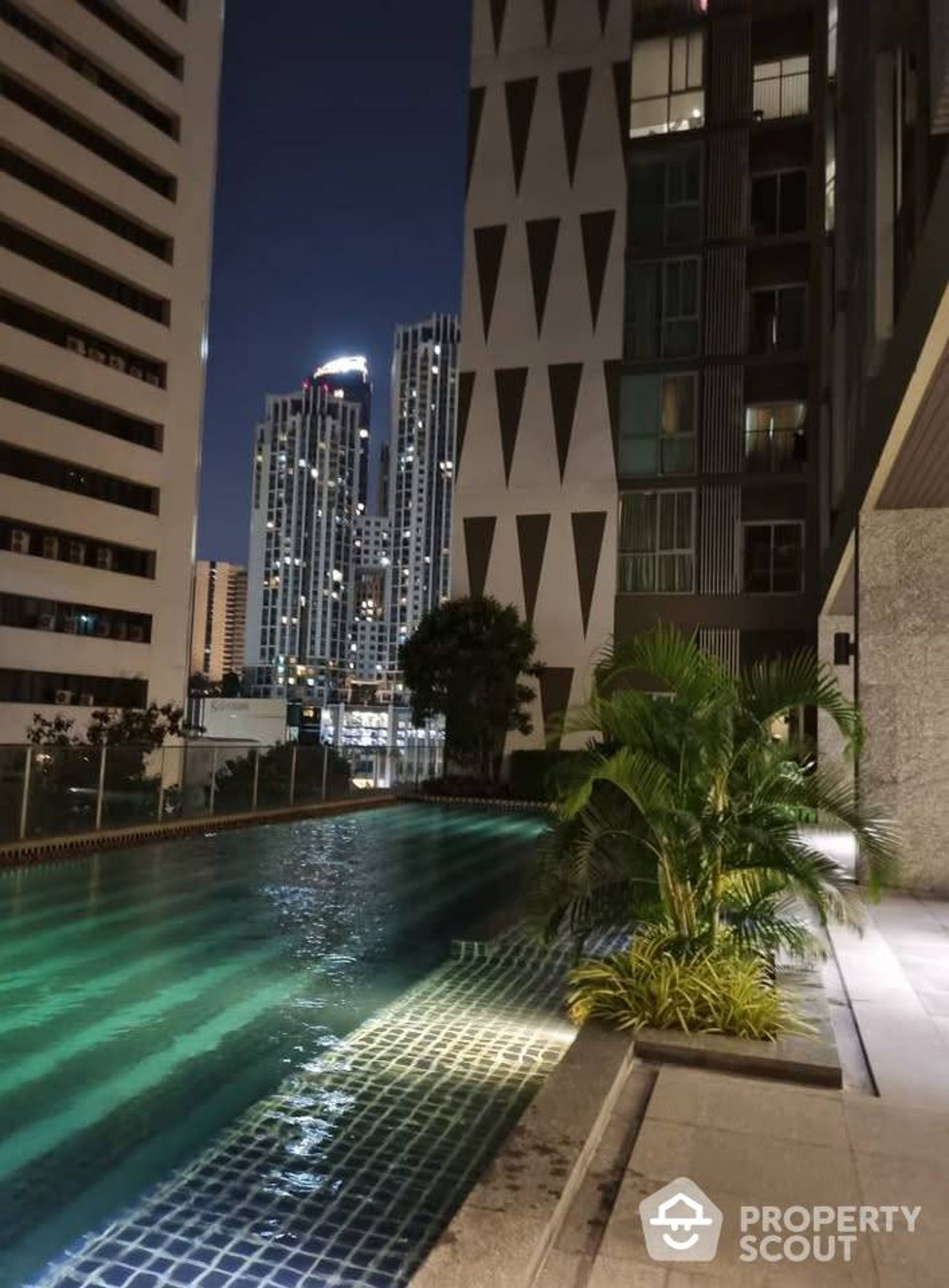 Condominium in , Krung Thep Maha Nakhon 12855139