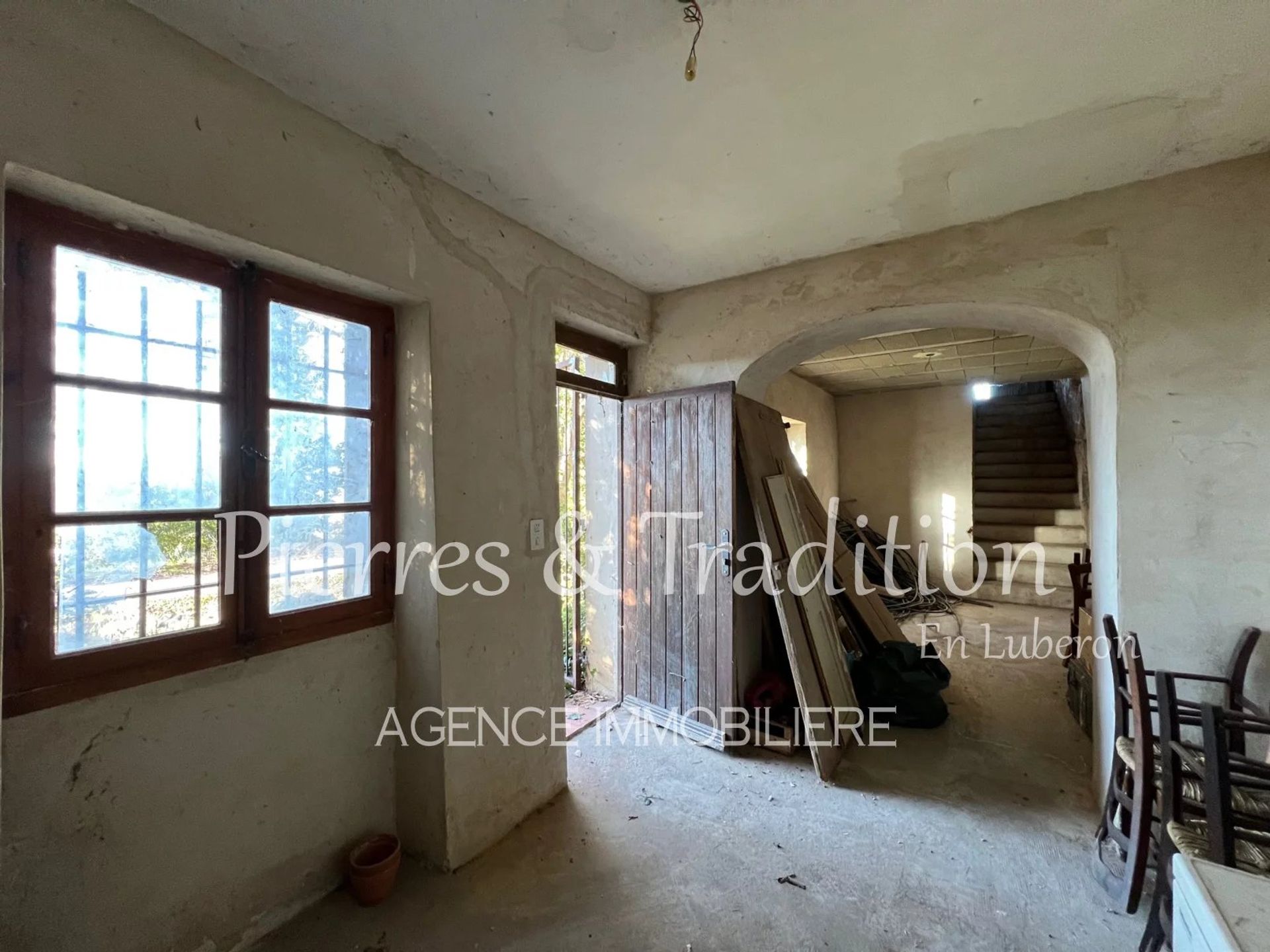 Andet i Saint-Saturnin-lès-Apt, Vaucluse 12855257