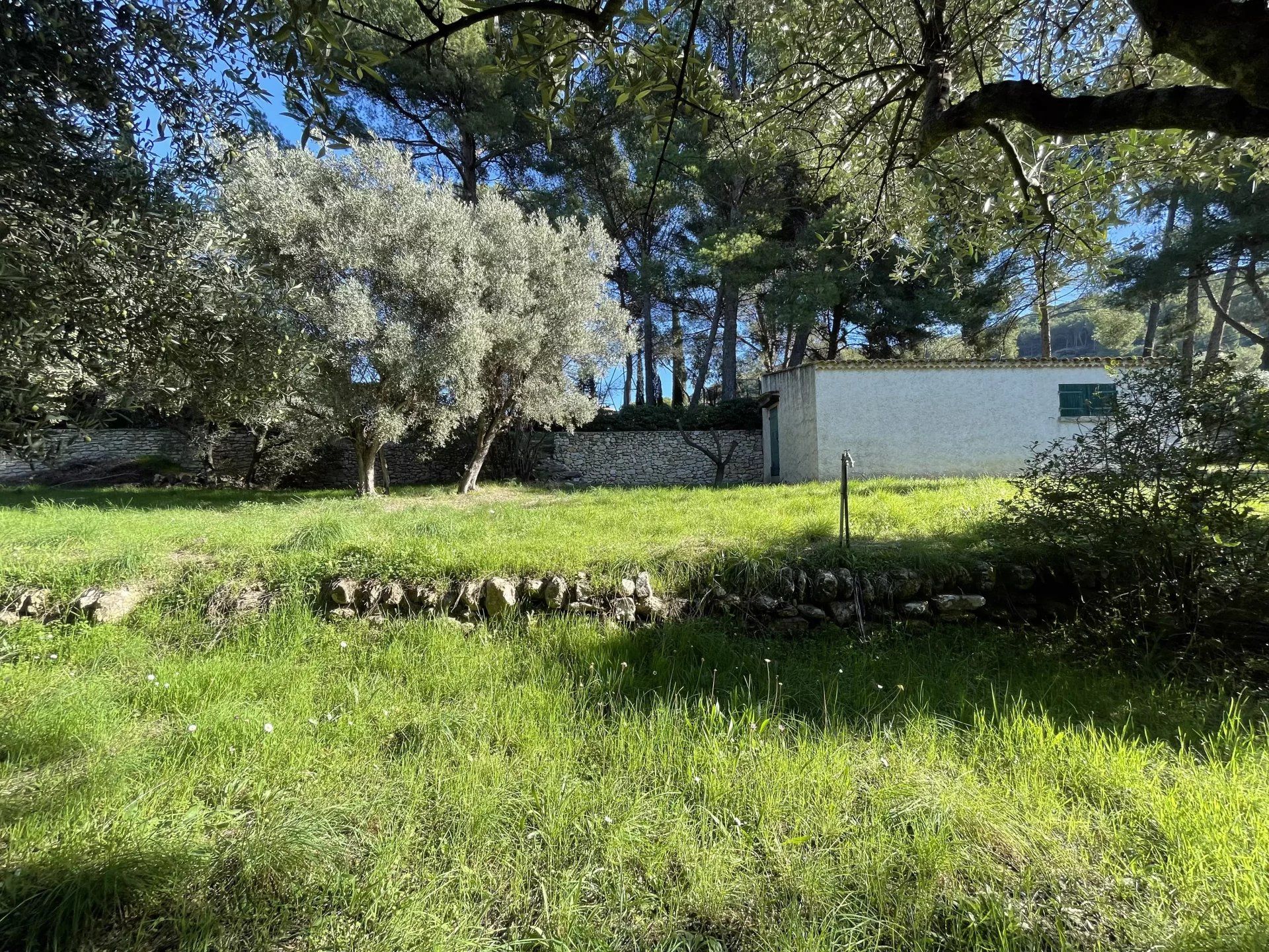 Land i Ceyreste, Provence-Alpes-Cote d'Azur 12855260