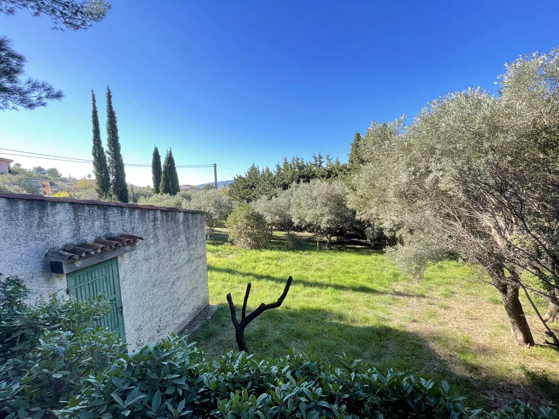 Land i Ceyreste, Provence-Alpes-Cote d'Azur 12855261