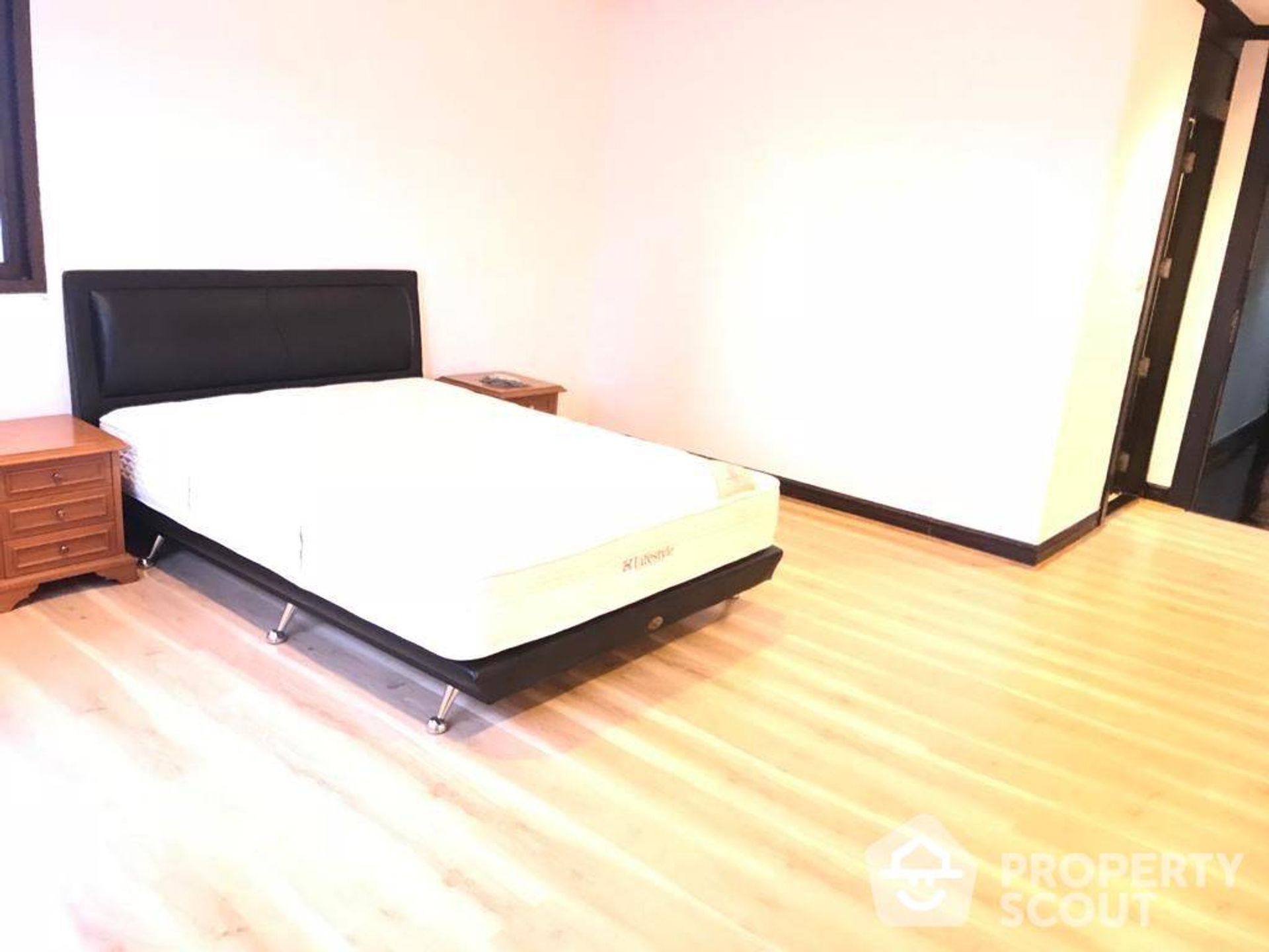 Condominium in Ban Na Song, Krung Thep Maha Nakhon 12855851