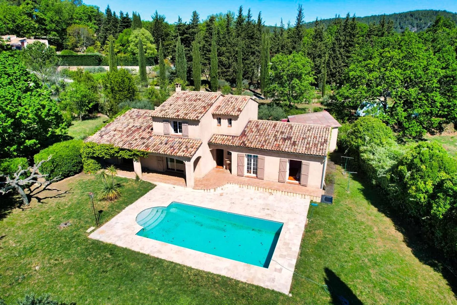 House in Salernes, Provence-Alpes-Cote d'Azur 12856761