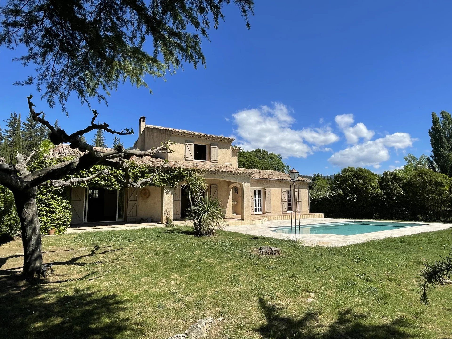 House in Salernes, Provence-Alpes-Cote d'Azur 12856761