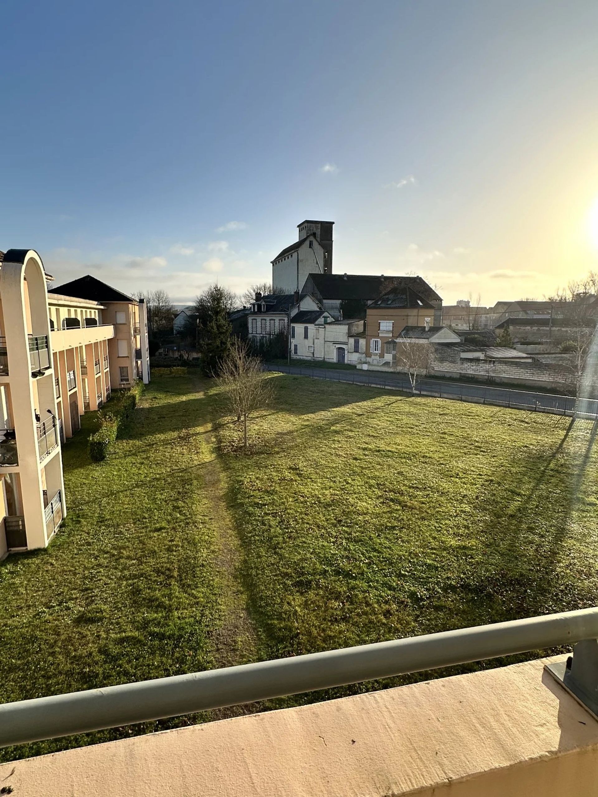 Condominium in Sens, Yonne 12856786