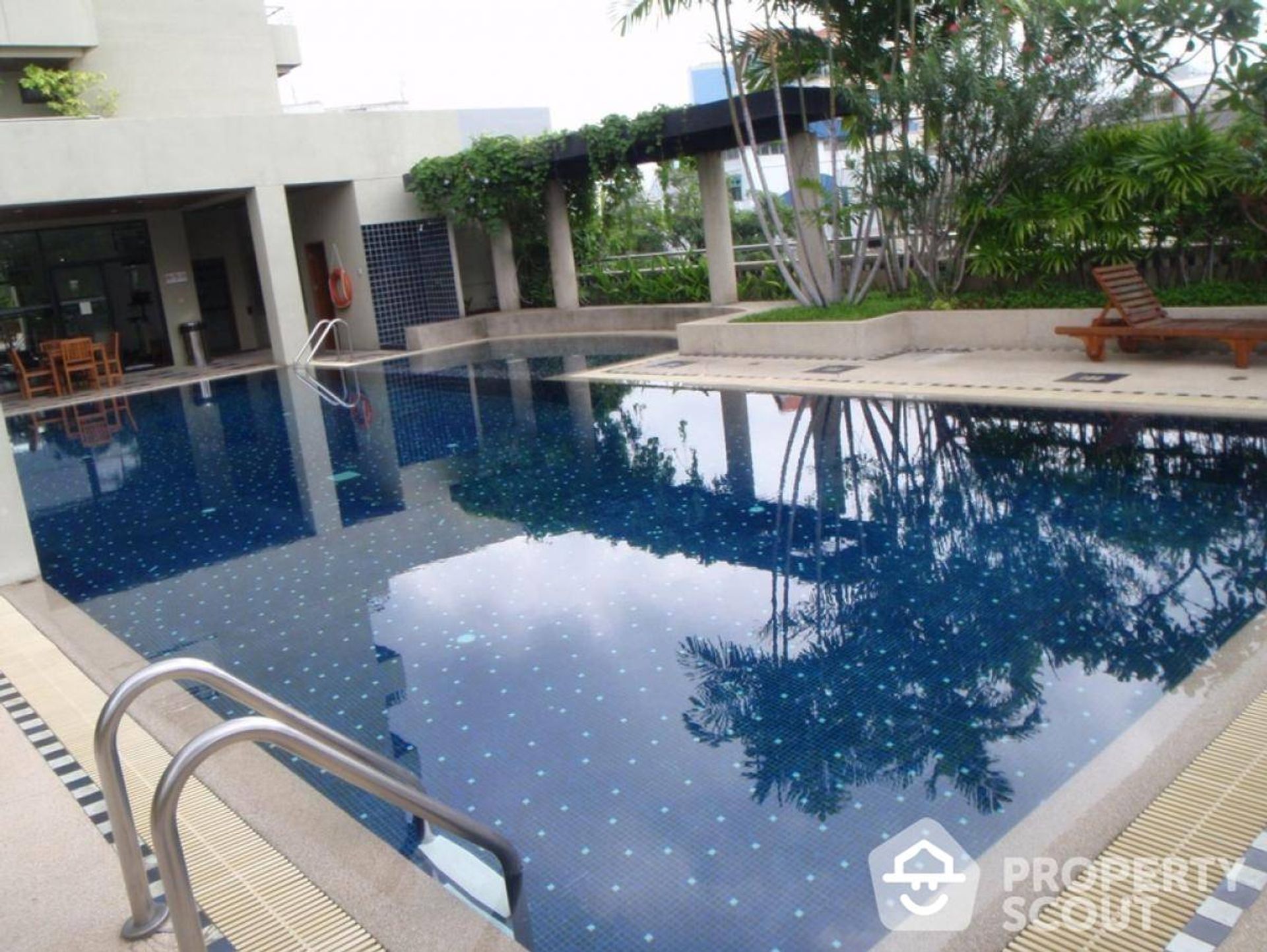 Condominio en Ban Bang Krabueang, Samut Prakan 12856833