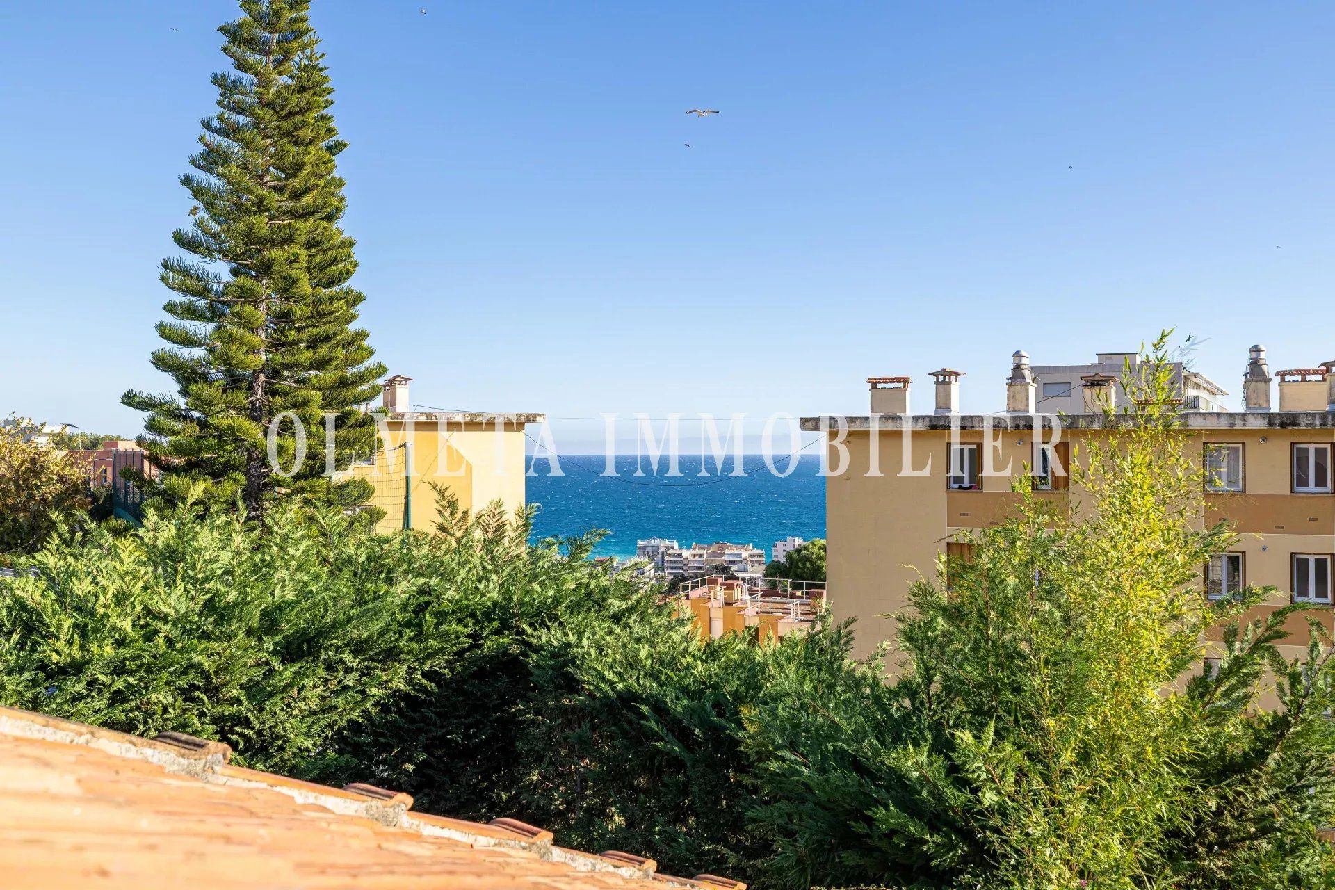 بيت في Roquebrune-Cap-Martin, Alpes-Maritimes 12857580