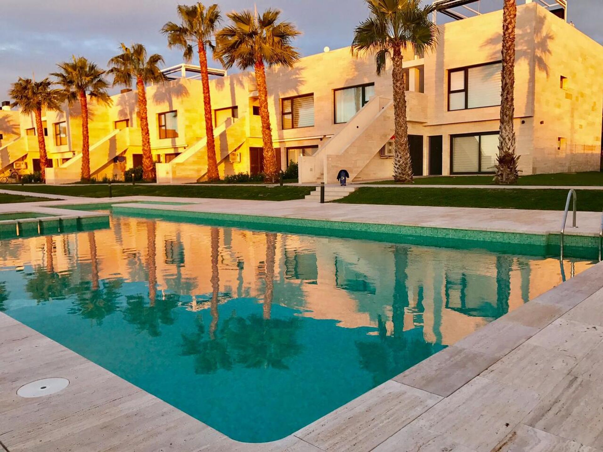 Condominium in Pilar de la Horadada, Comunidad Valenciana 12860255