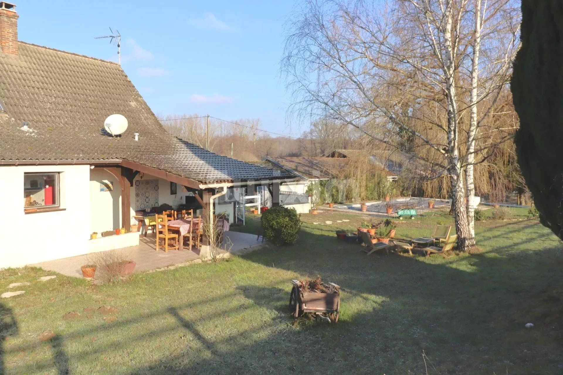 rumah dalam Chalon-sur-Saone, Bourgogne-Franche-Comte 12860298