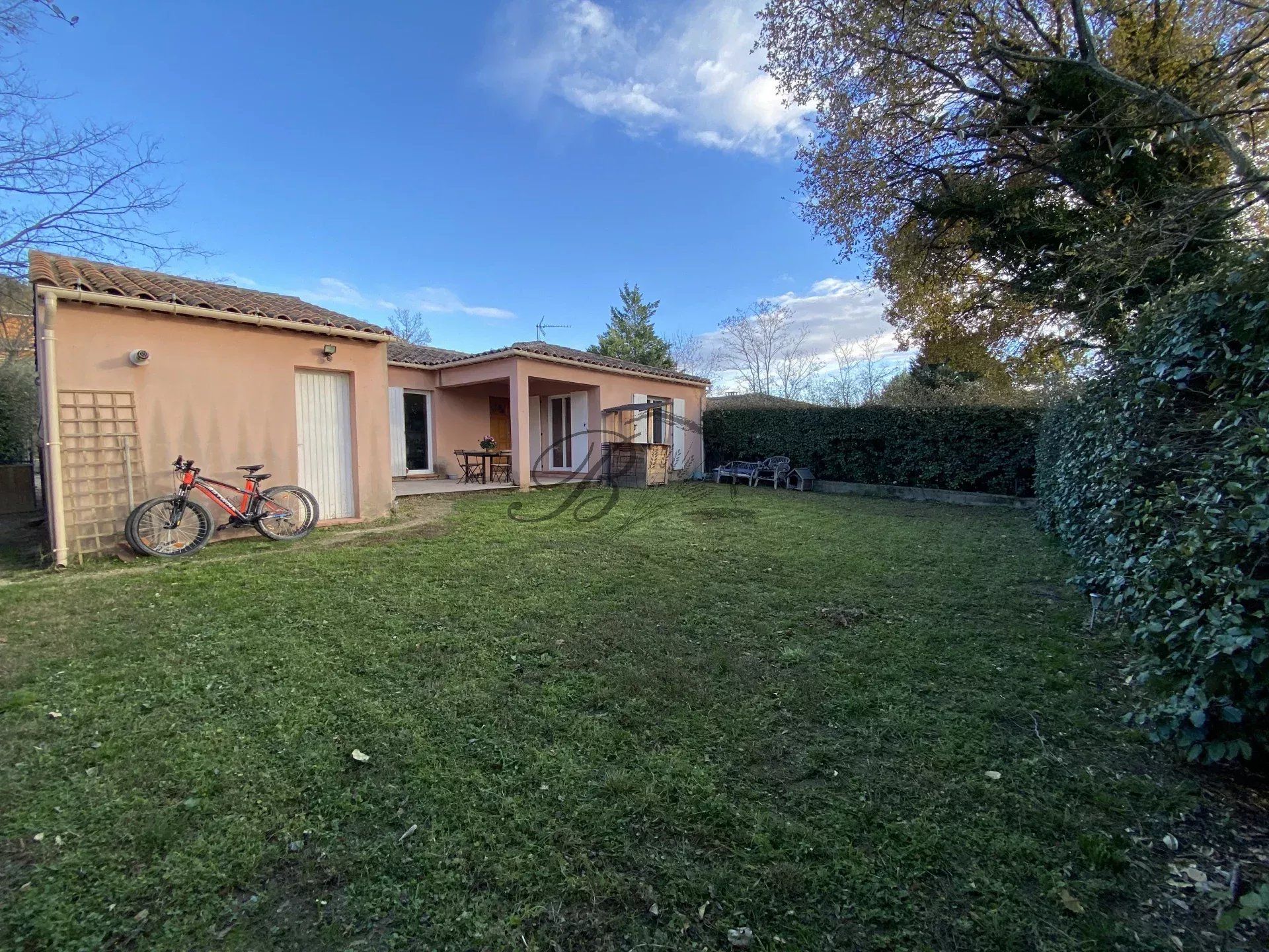 casa en La Motte-d'Aigues, Provence-Alpes-Cote d'Azur 12862000