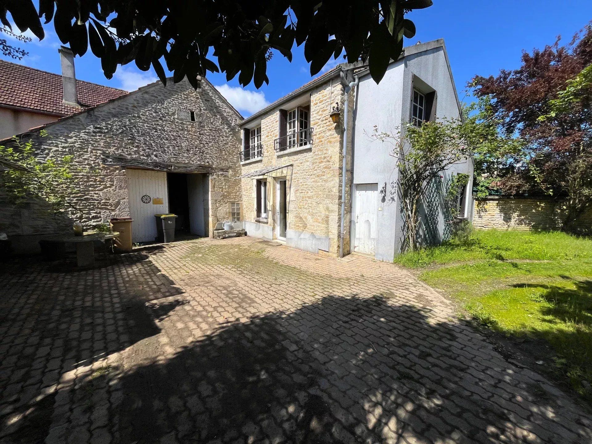 Casa nel L'Isle-sur-Serein, Bourgogne-Franche-Comte 12862025