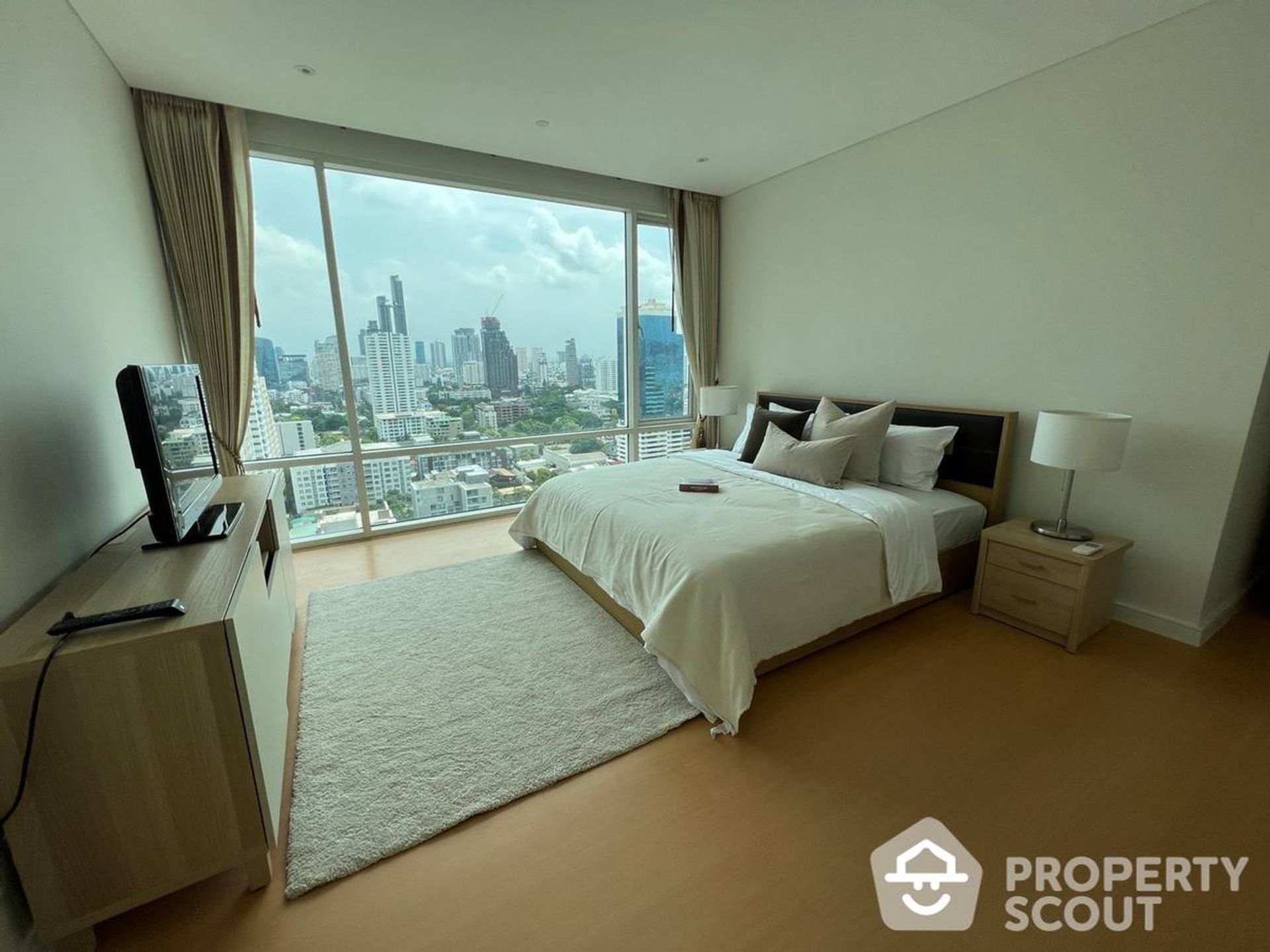 Condominium in Watthana, Krung Thep Maha Nakhon 12862208