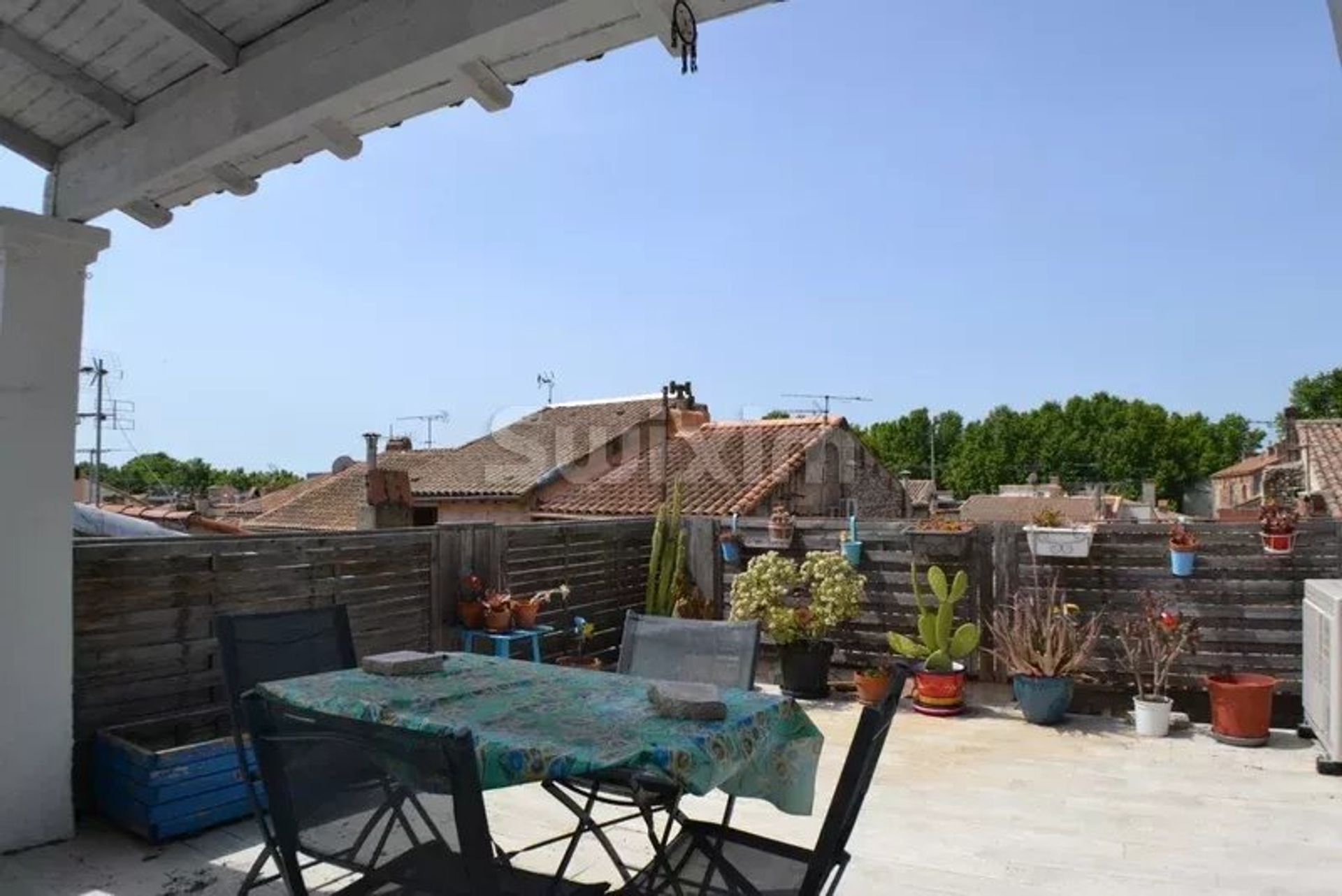 منازل متعددة في Arles, Provence-Alpes-Cote d'Azur 12862340