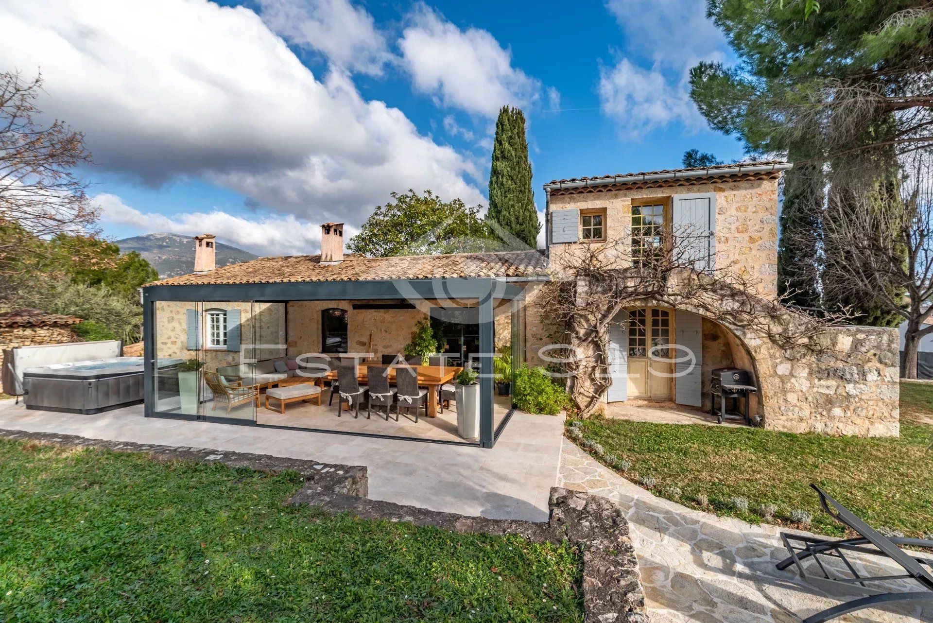 σπίτι σε Mazan, Provence-Alpes-Cote d'Azur 12862633