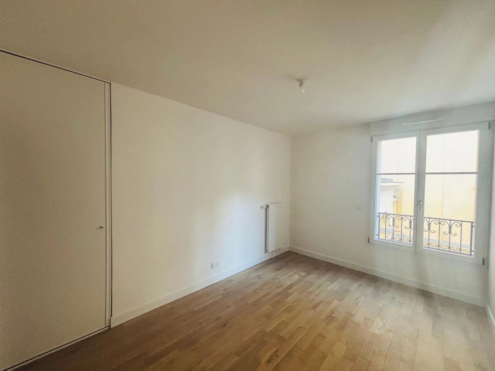 Condominium in Clamart, Hauts-de-Seine 12862656