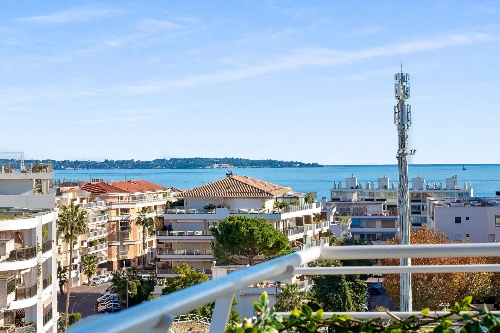 Condominium in Cannes, Alpes-Maritimes 12862844