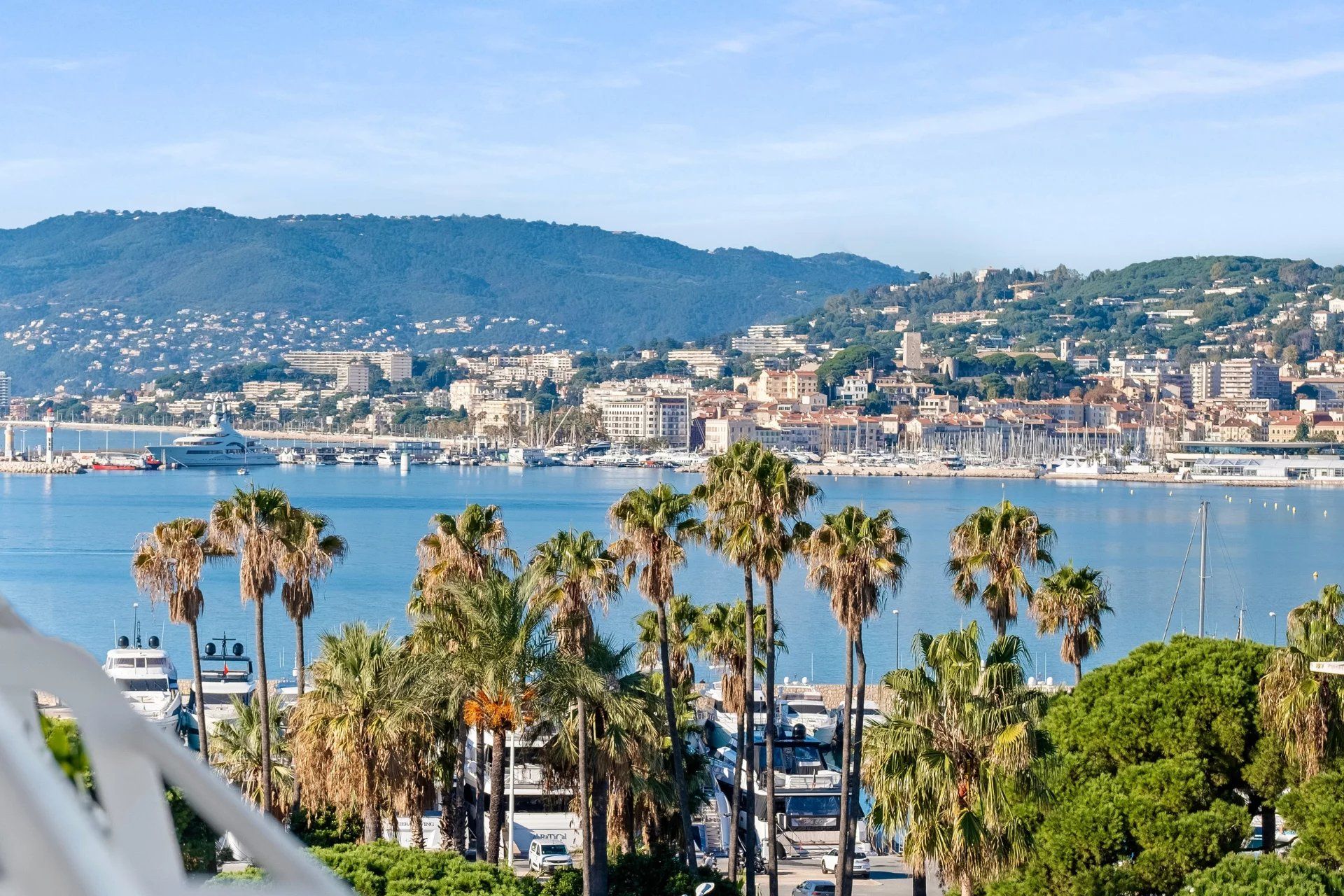 Condominium in Cannes, Alpes-Maritimes 12862844