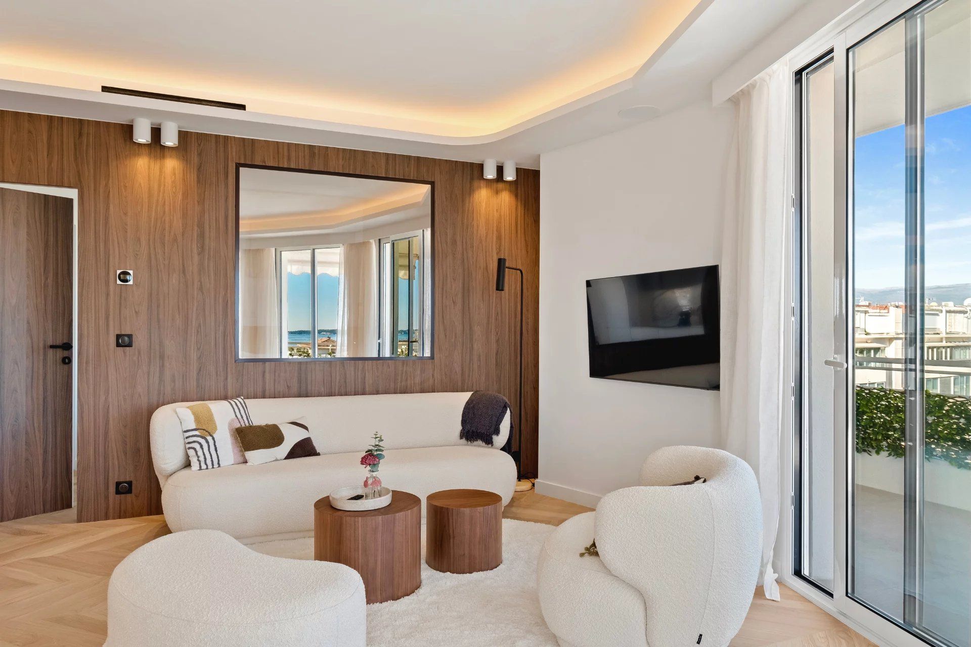 Condominium in Cannes, Alpes-Maritimes 12862844