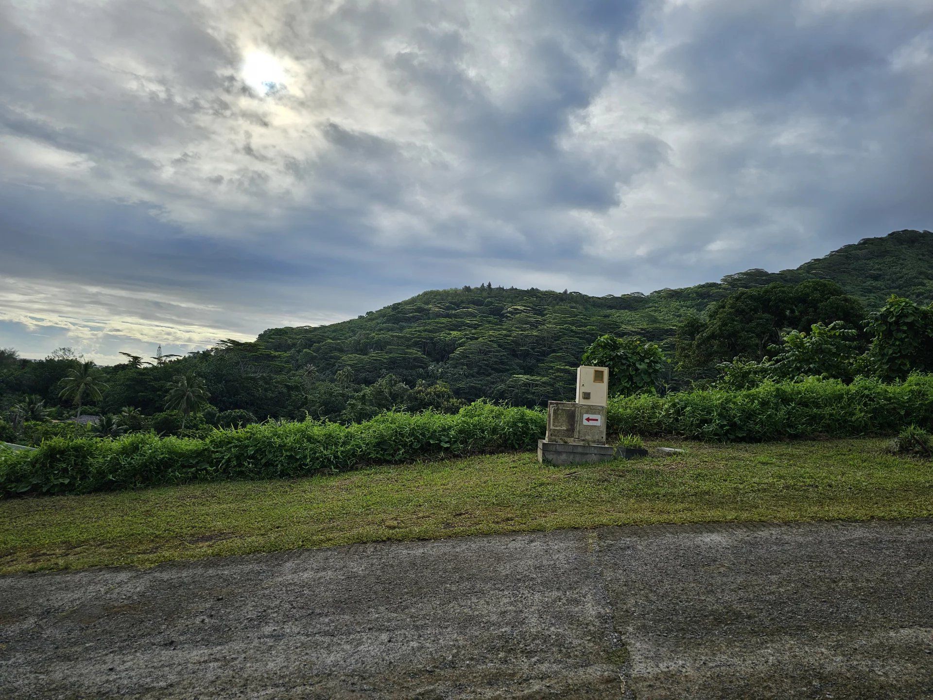 Comercial no Moorea-Maiao, Îles du Vent 12862988