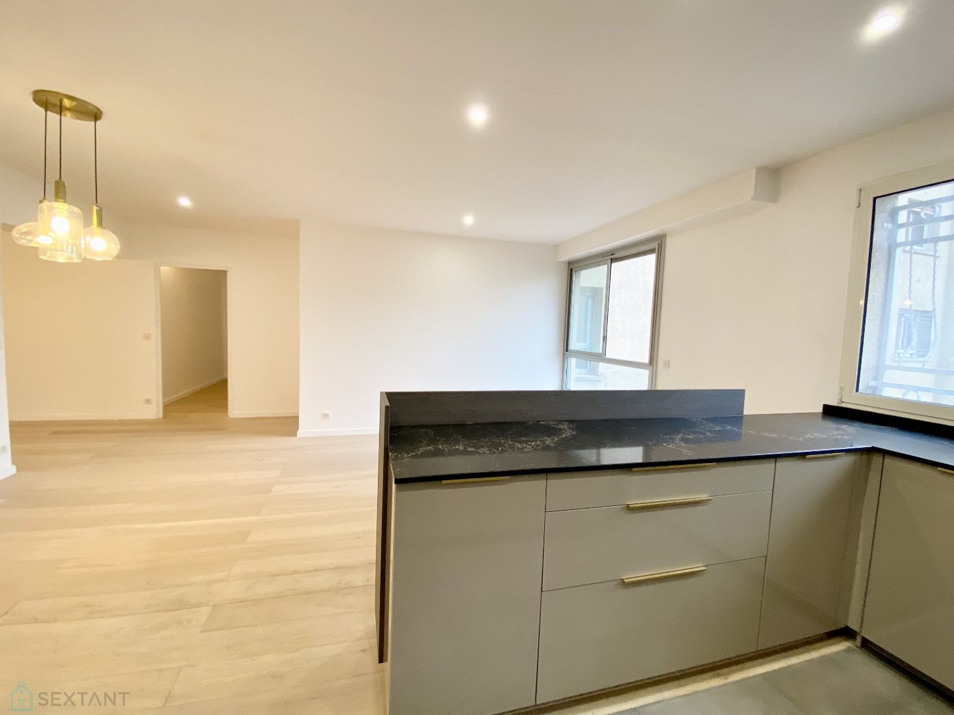 Osakehuoneisto sisään Neuilly-sur-Seine, Île-de-France 12863064