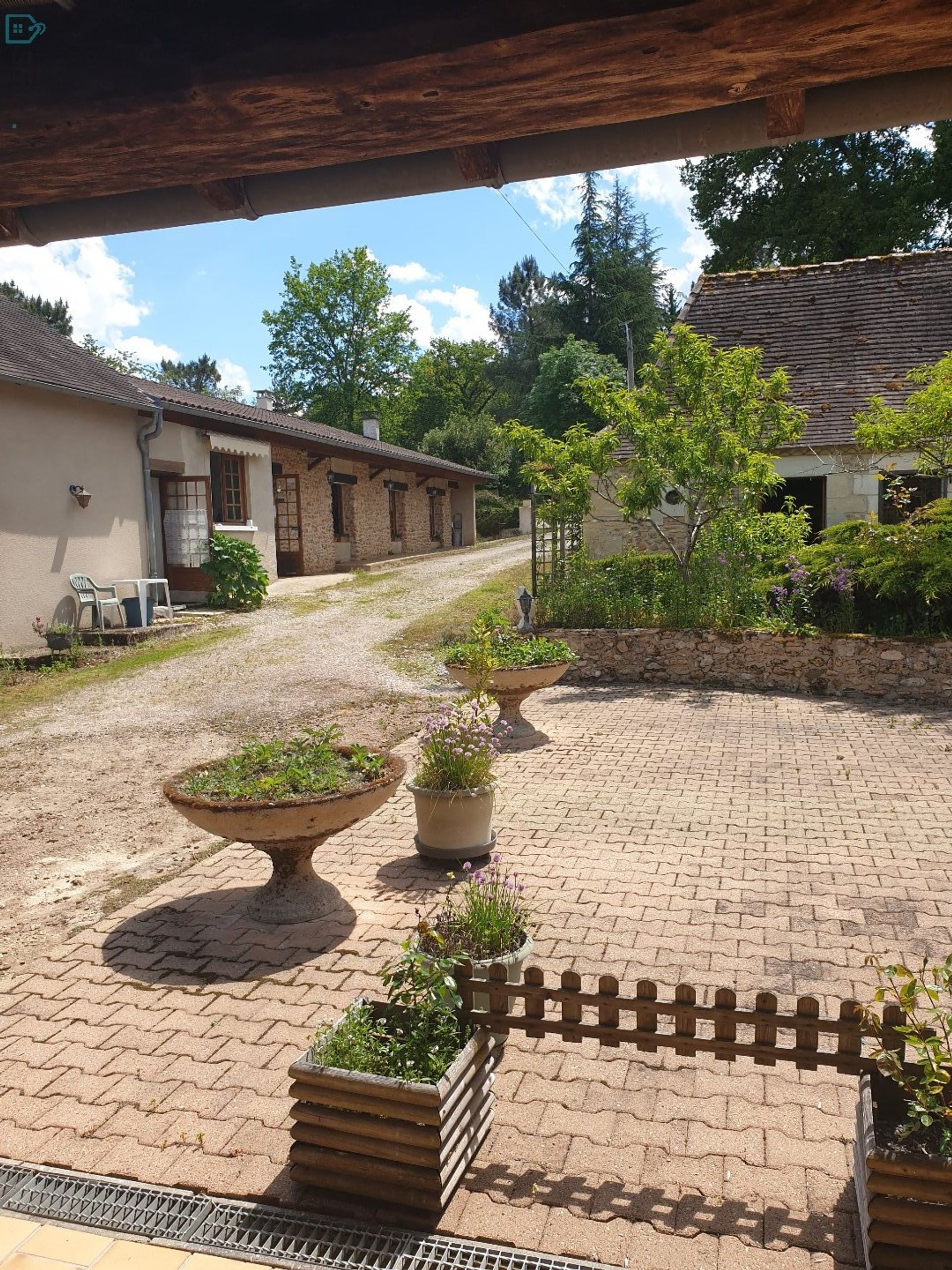 Andere in Rouffignac-Saint-Cernin-de-Reilhac, Nouvelle-Aquitaine 12863066