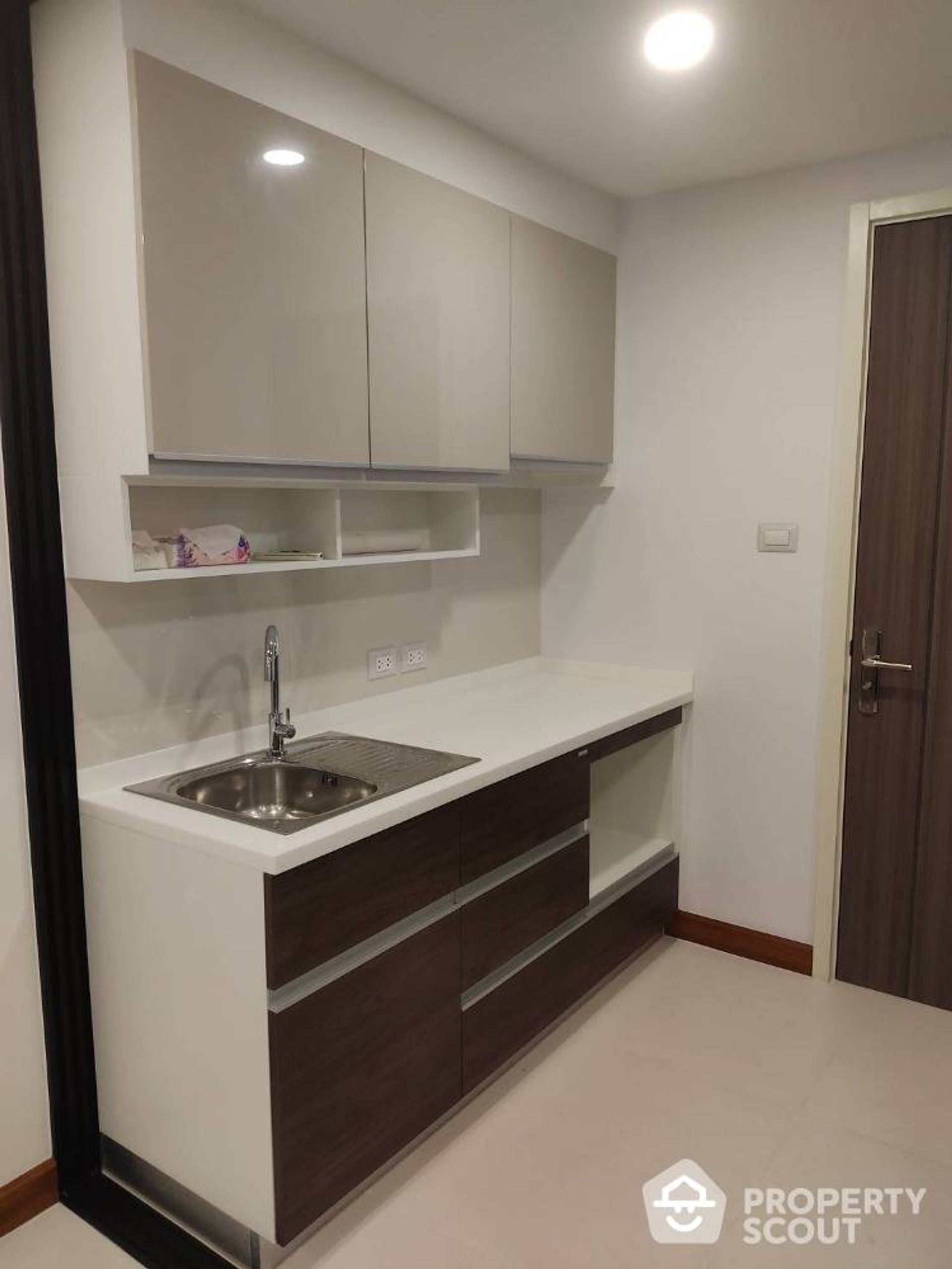 Condominium in Khlong San, Krung Thep Maha Nakhon 12863091