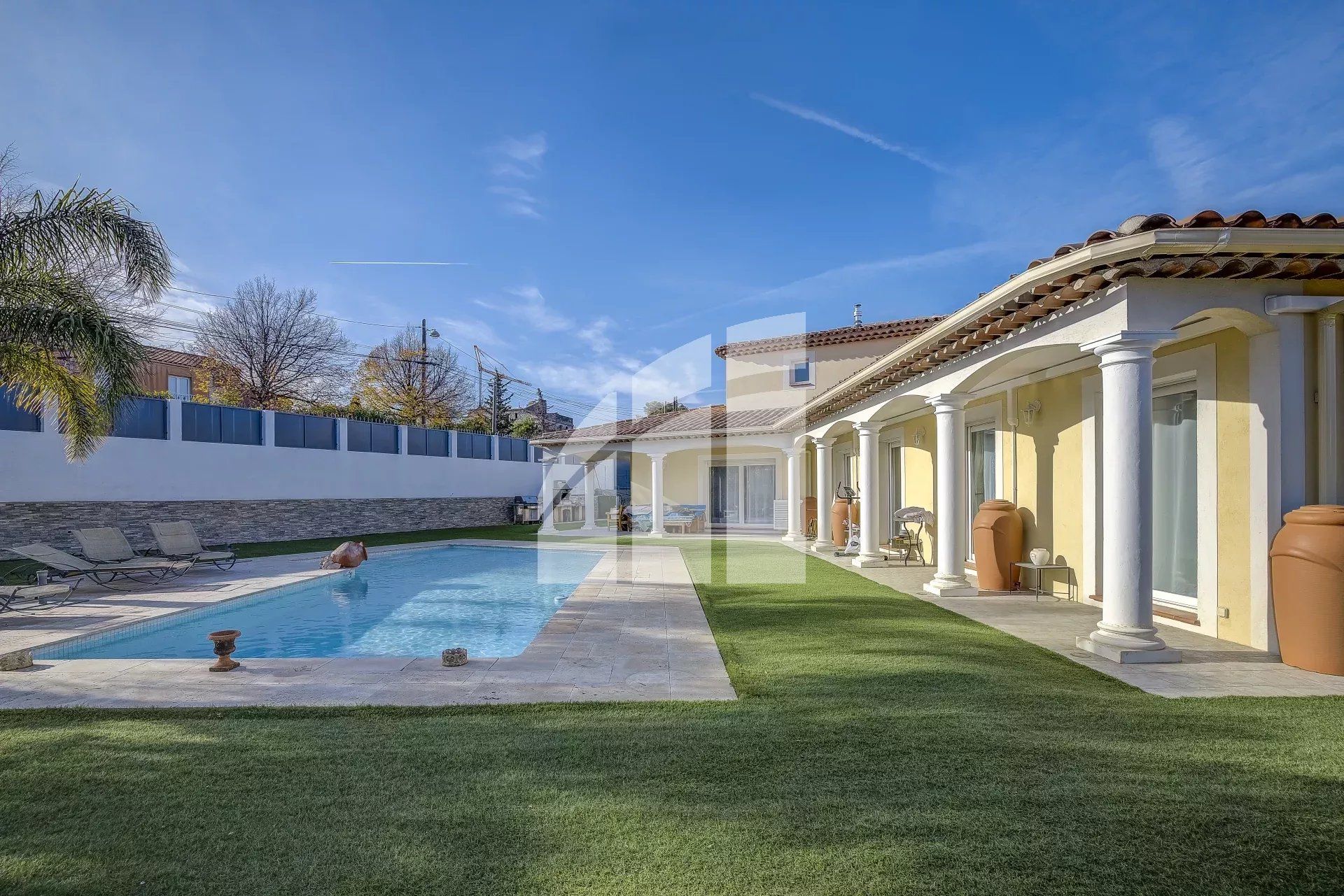 Casa nel Saint-Isidore, Provence-Alpes-Cote d'Azur 12863217