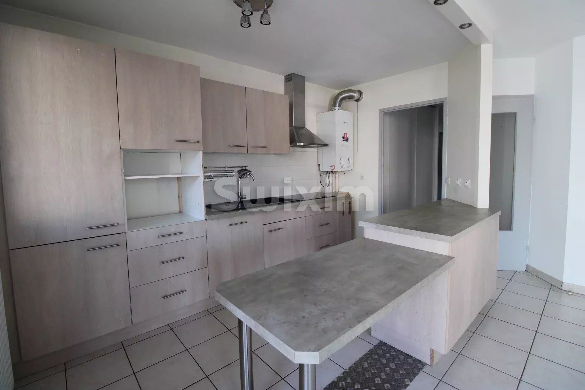 Condominium in Chambery, Auvergne-Rhone-Alpes 12863229