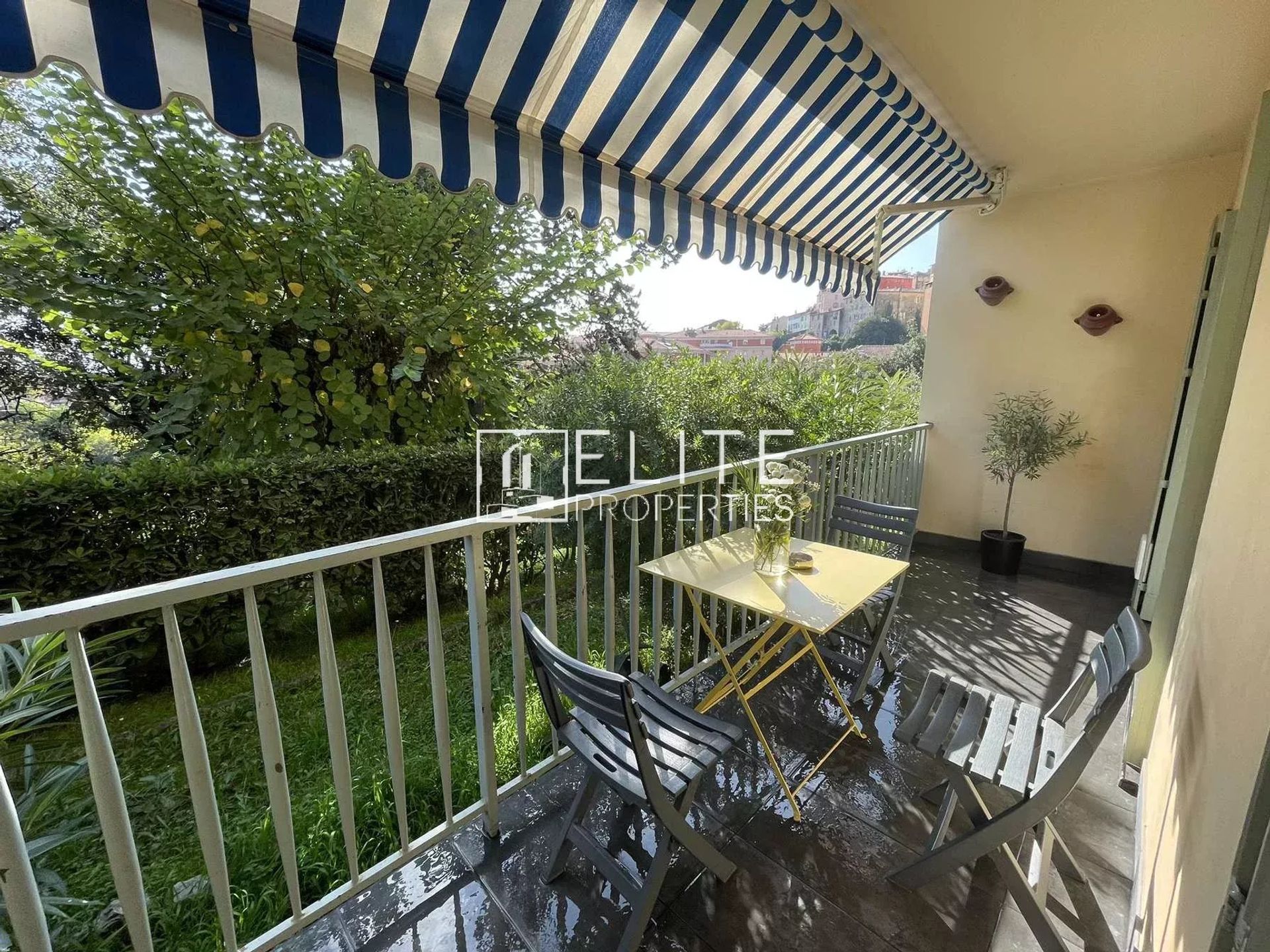 公寓 在 Grasse, Provence-Alpes-Cote d'Azur 12863241