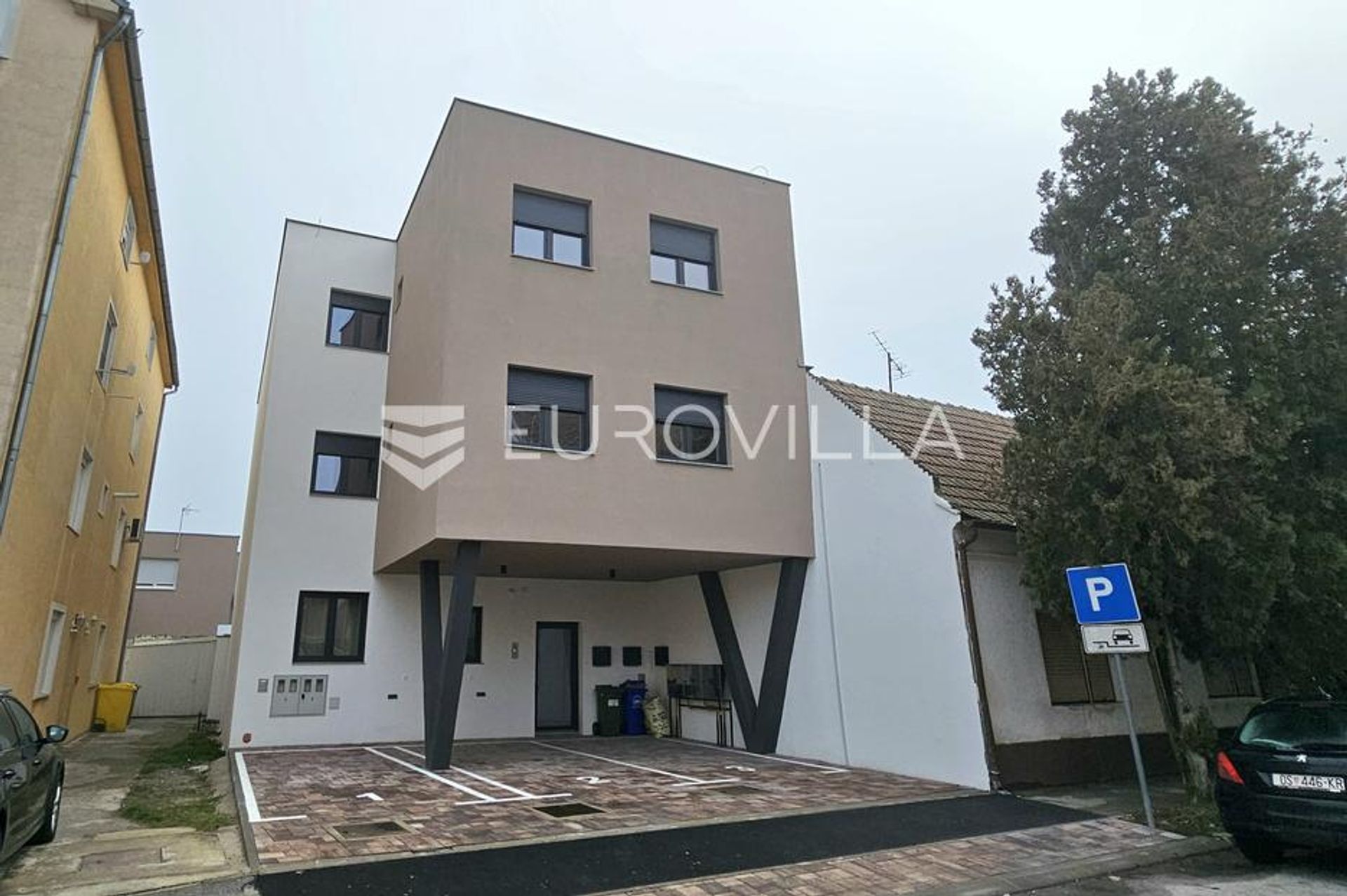 Condominium dans Osijek, Osječko-baranjska županija 12863351