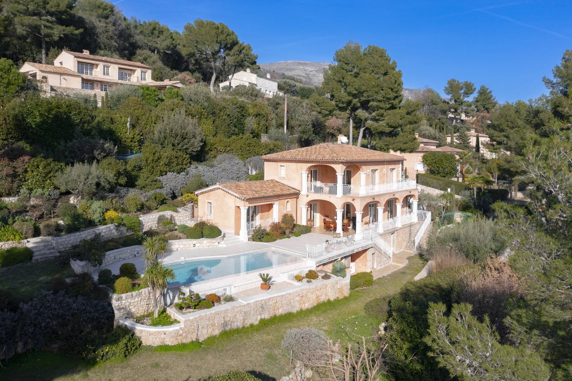 Hus i Tourrettes-sur-Loup, Alpes-Maritimes 12863647