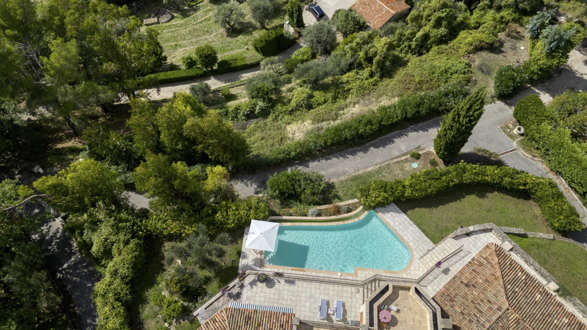 casa en Tourrettes-sur-Loup, Alpes-Maritimes 12863649