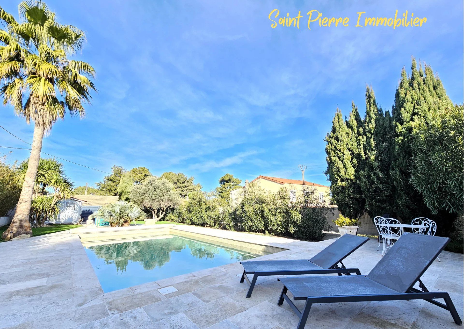 House in Saint-Mitre-les-Remparts, Provence-Alpes-Cote d'Azur 12863721