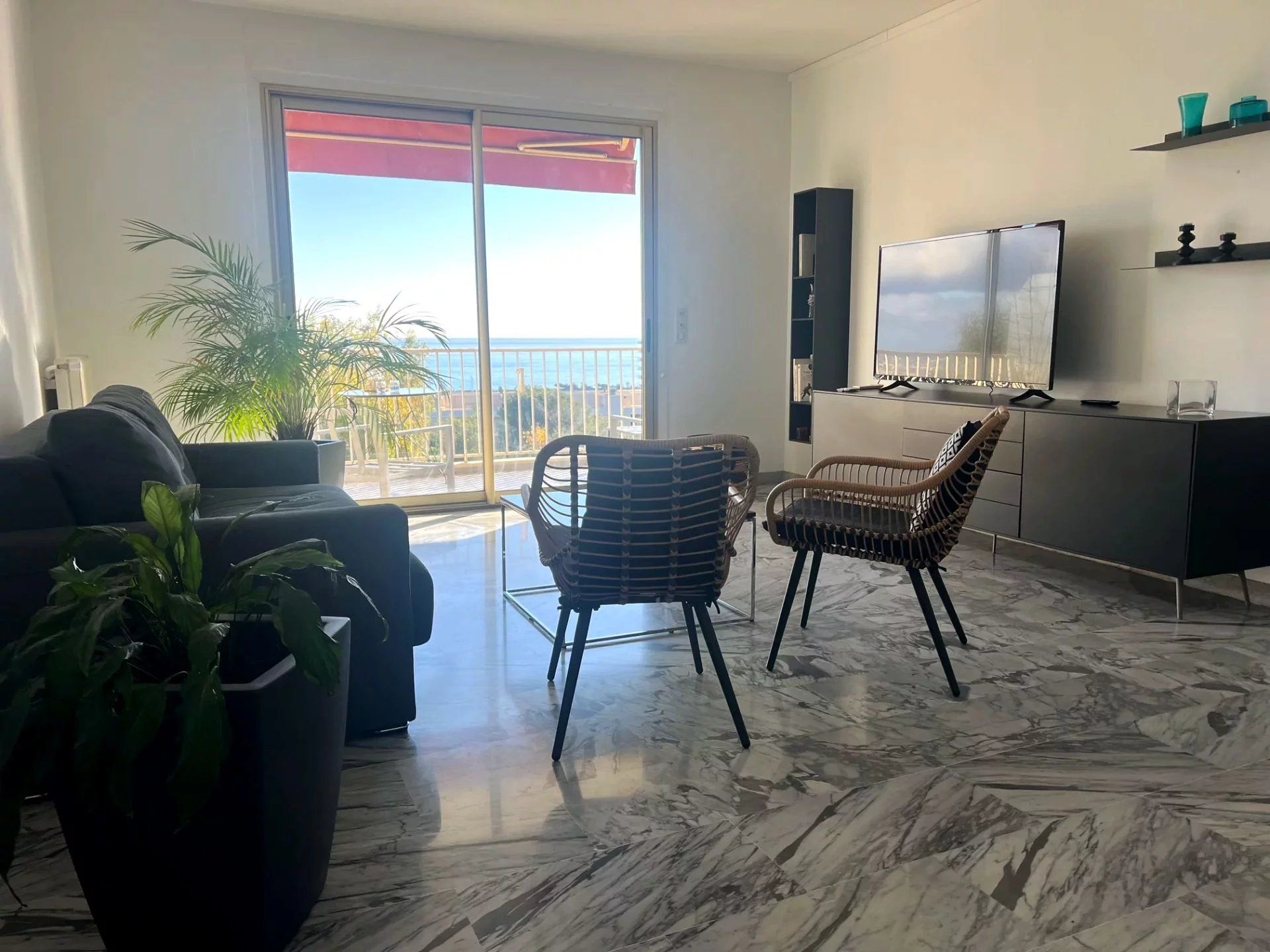 Condominium in Cagnes-sur-Mer, Provence-Alpes-Cote d'Azur 12863757