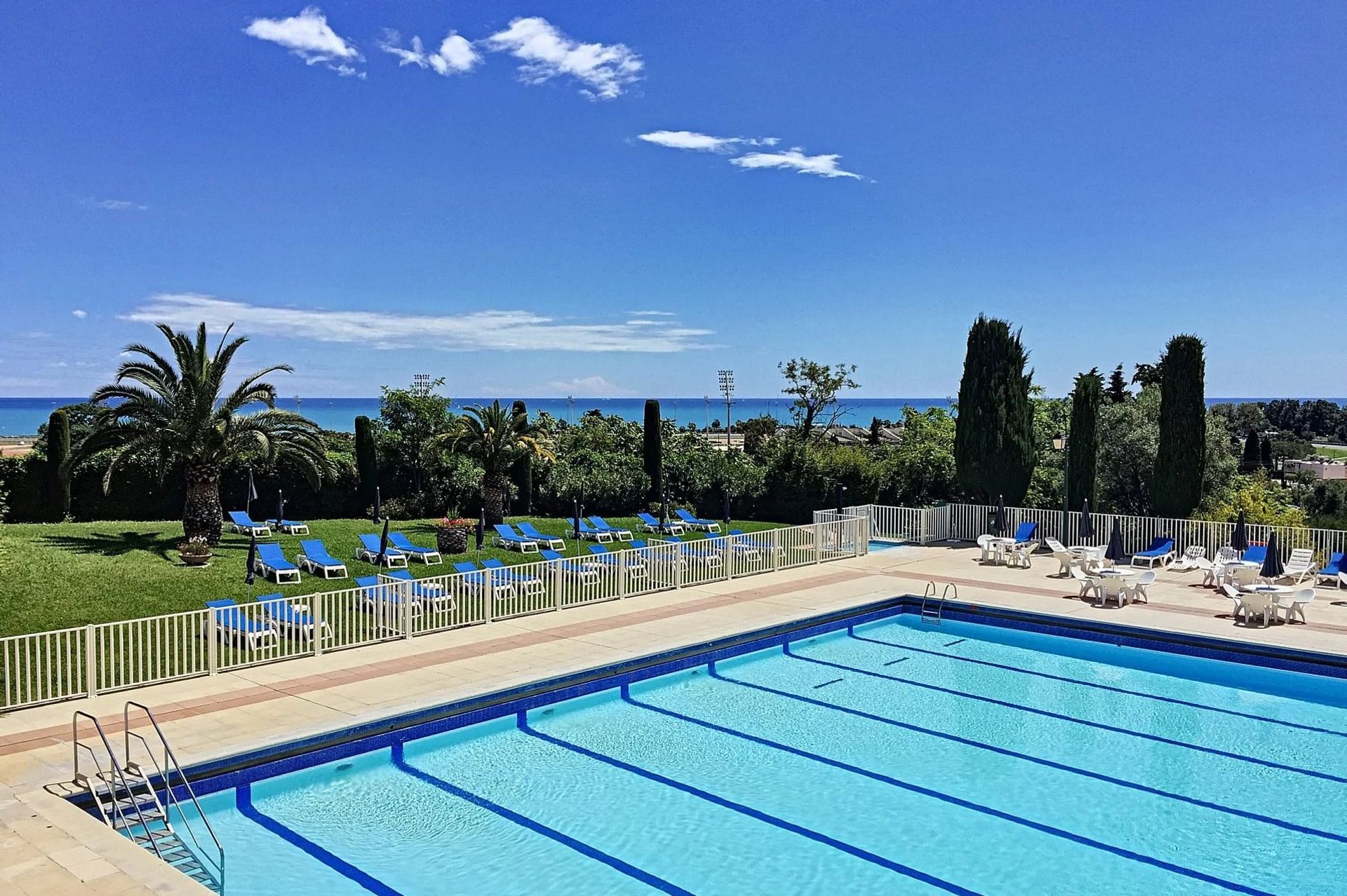 Condominio en Cagnes-sur-Mer, Alpes-Maritimes 12863762