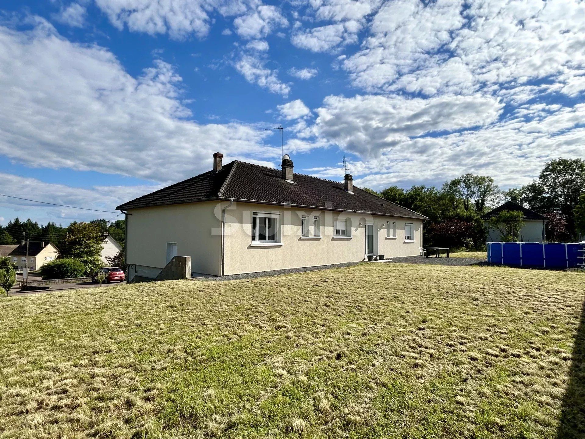 Huis in Corbigny, Nièvre 12863770