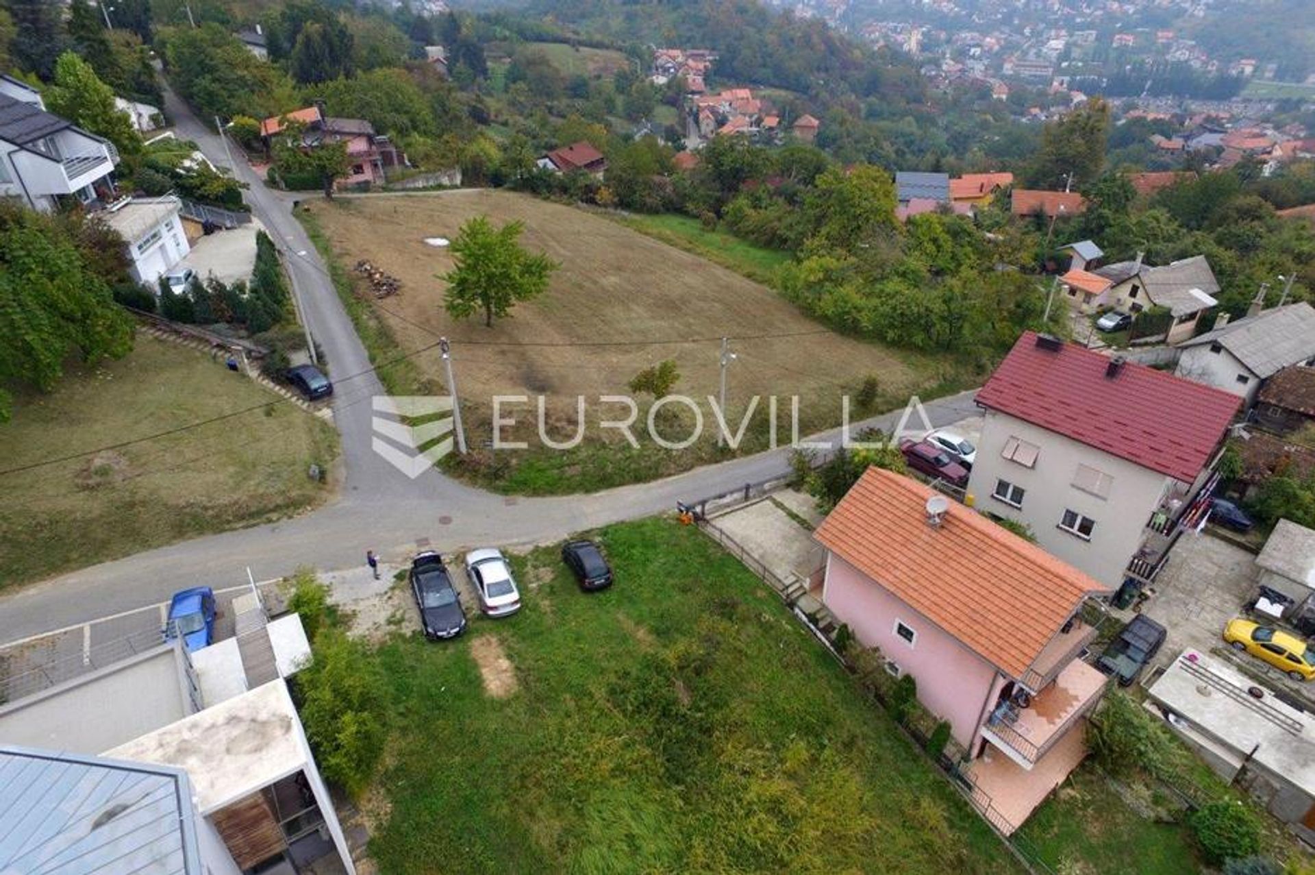 Tierra en Markusevec, Zagreb, Graduado 12863836